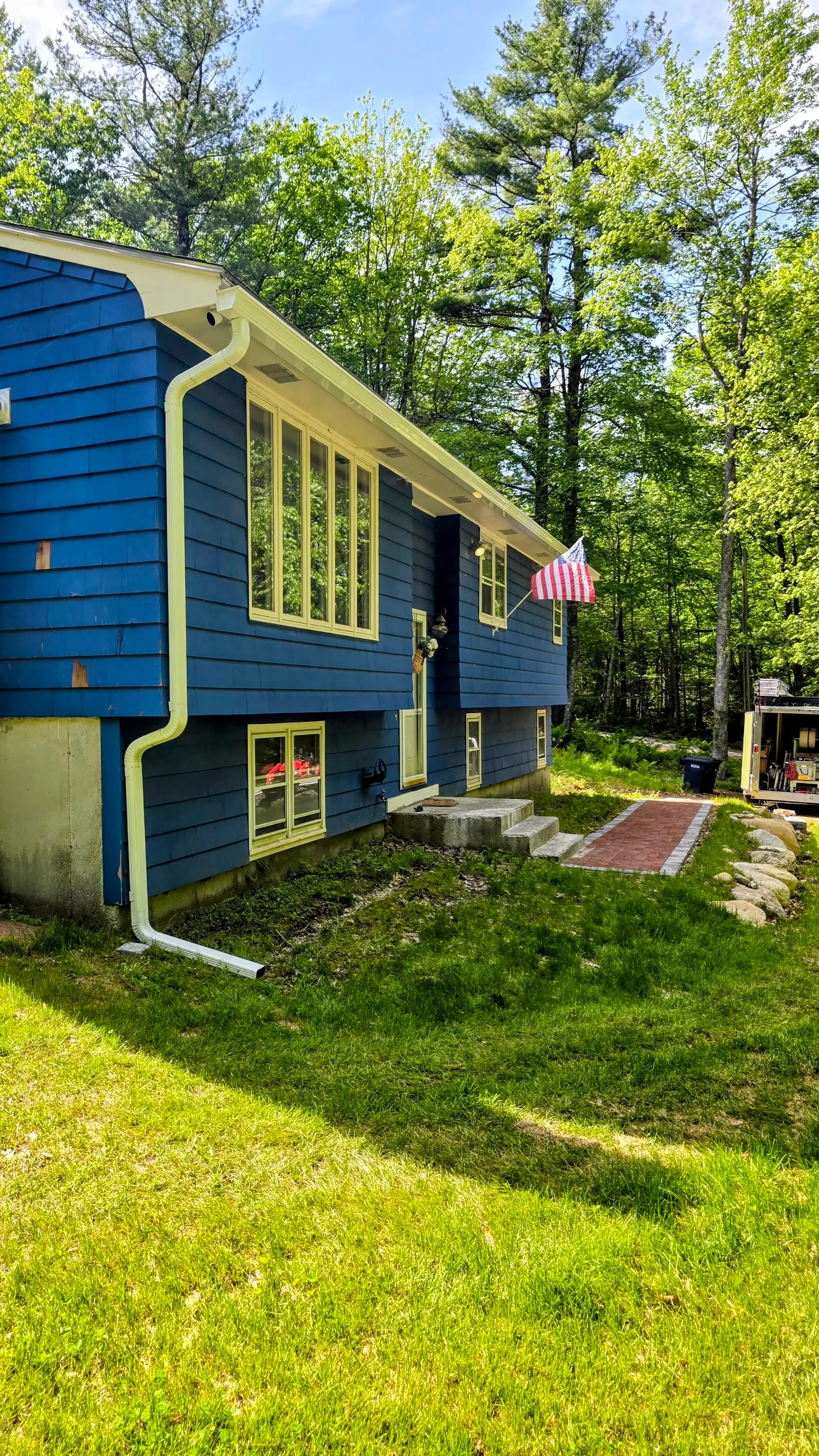 New gutters and downspouts installed in Jefferson, MA