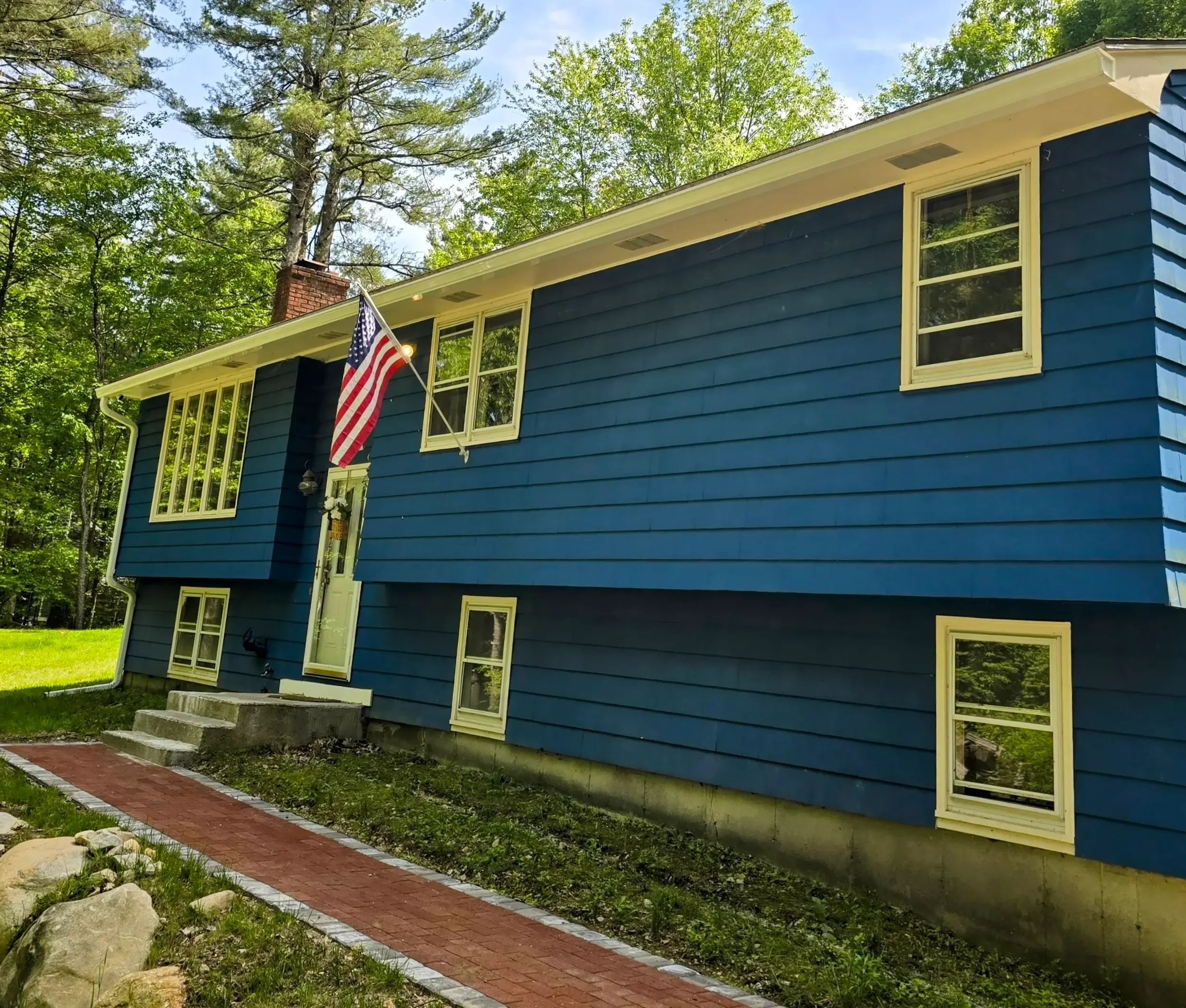 6-inch seamless gutter installation in Jefferson Holden MA