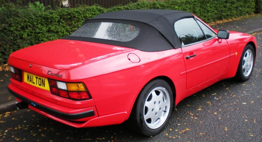 944-Turbo-Cabriolet-Guards-Red-005.jpg