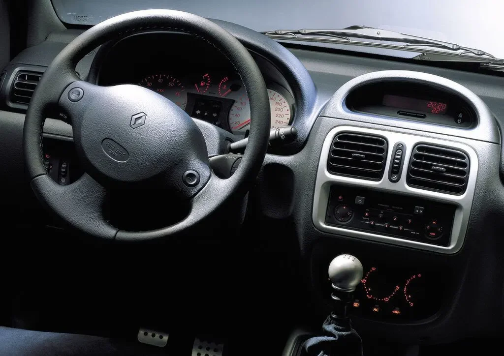 renault_clio_1999_images_1_aspect_ratio_1024_724_e346f4da7d.jpg.webp