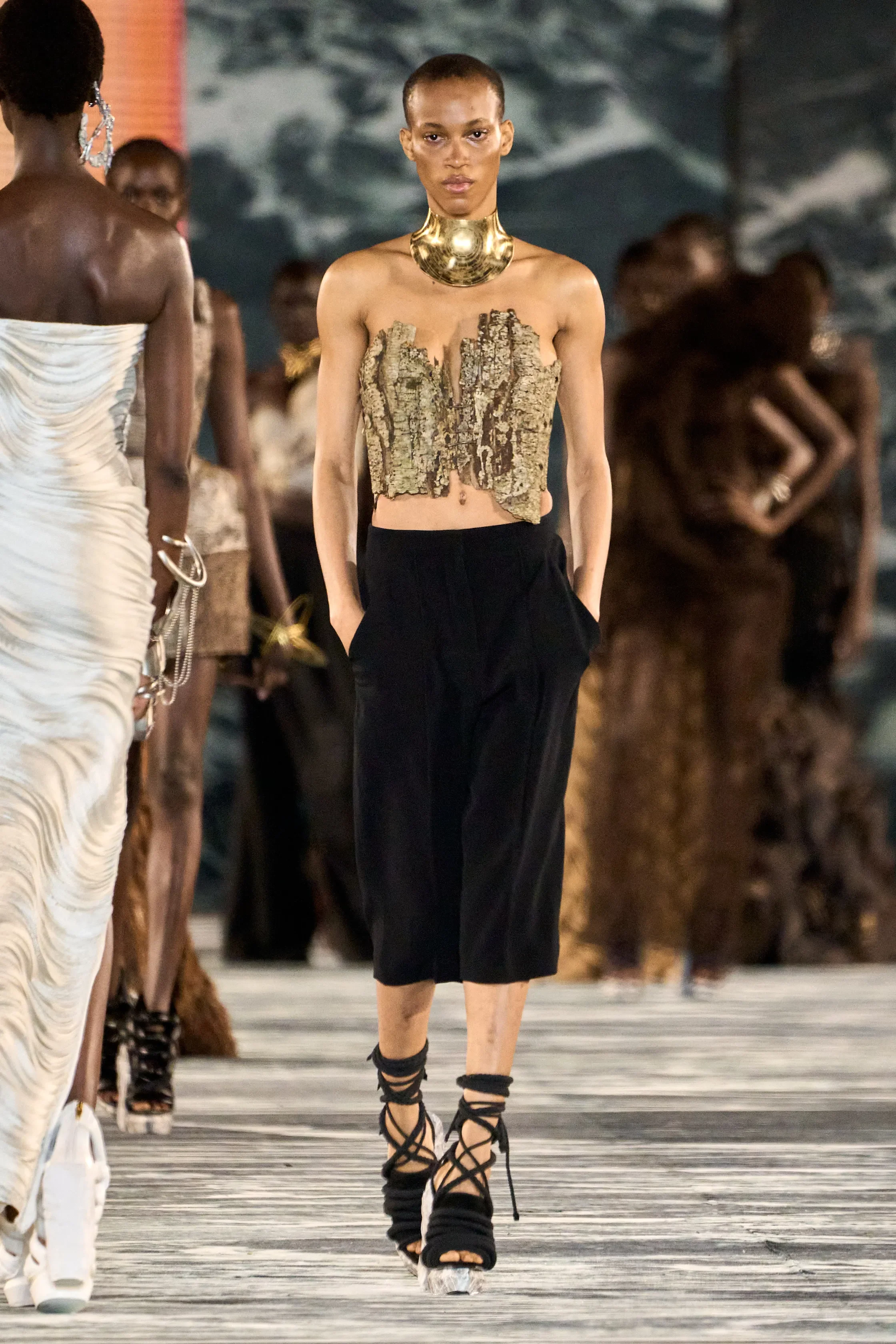 00013-balmain-spring-2023-couture-credit-gorunway.jpg.webp