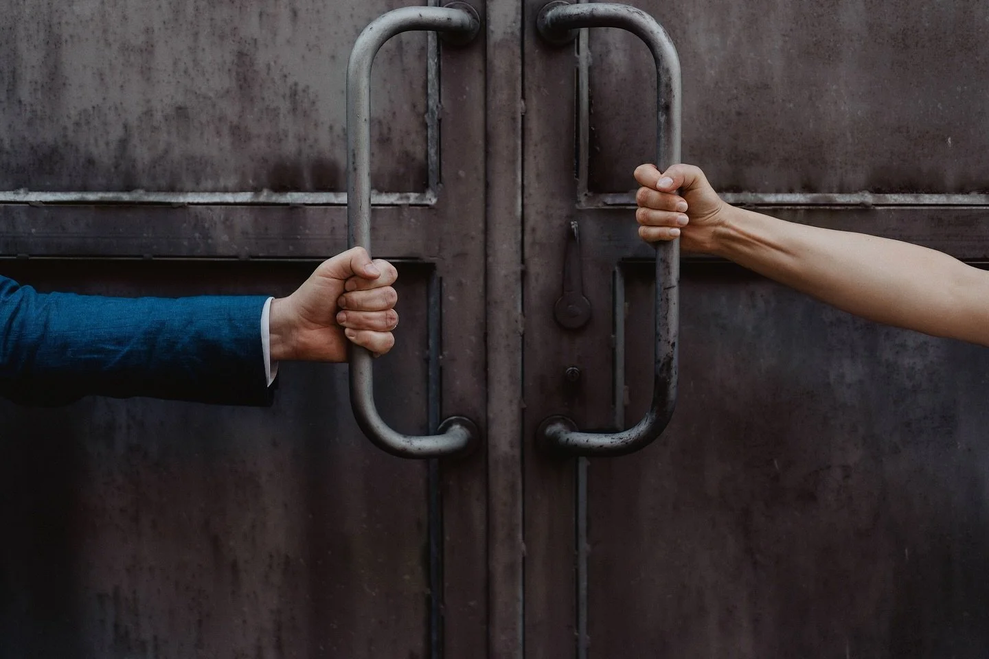 E se potessi rivivere ogni emozione del tuo matrimonio, anche quelle che ti sei perso?

AVERE UN FOTOGRAFO DI FIDUCIA AL TUO MATRIMONIO &Eacute; COME PER HARRY POTTER AVERE AL PROPRIO FINACO ALBUS SILENTE

I protagonisti siete voi, ma quel giorno suc