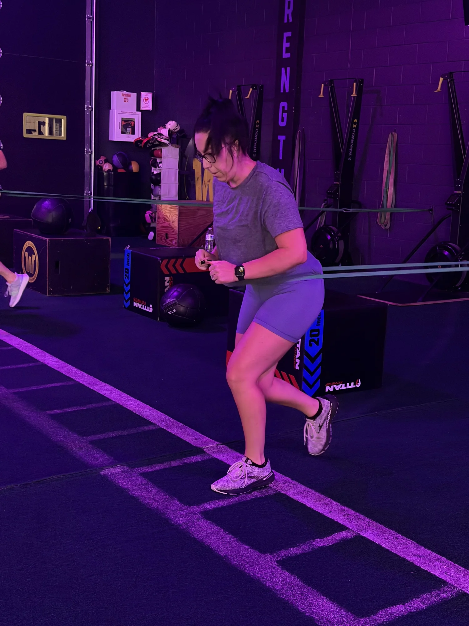 Member training at Warehouse Fitness