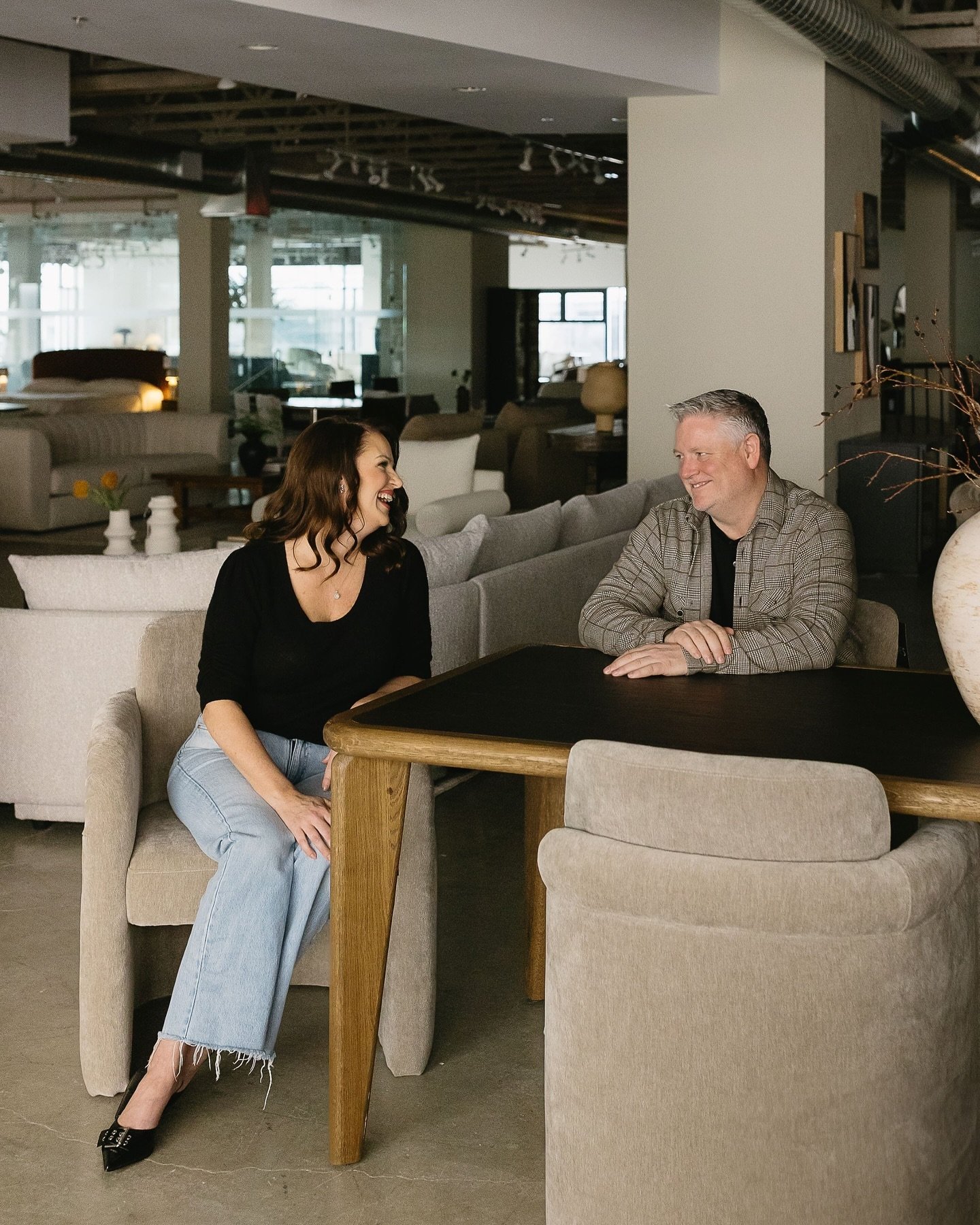 Tanya and Jamie: the dynamic duo fueling Jay Kay Sales with passion and dedication. ✨ Together, they tirelessly strive to deliver top-tier products to you.
.
.
.
.
.
#jaykaysales #interiordesign #yegdesign #vancouverfurniture #yvrinteriordesign #kelo
