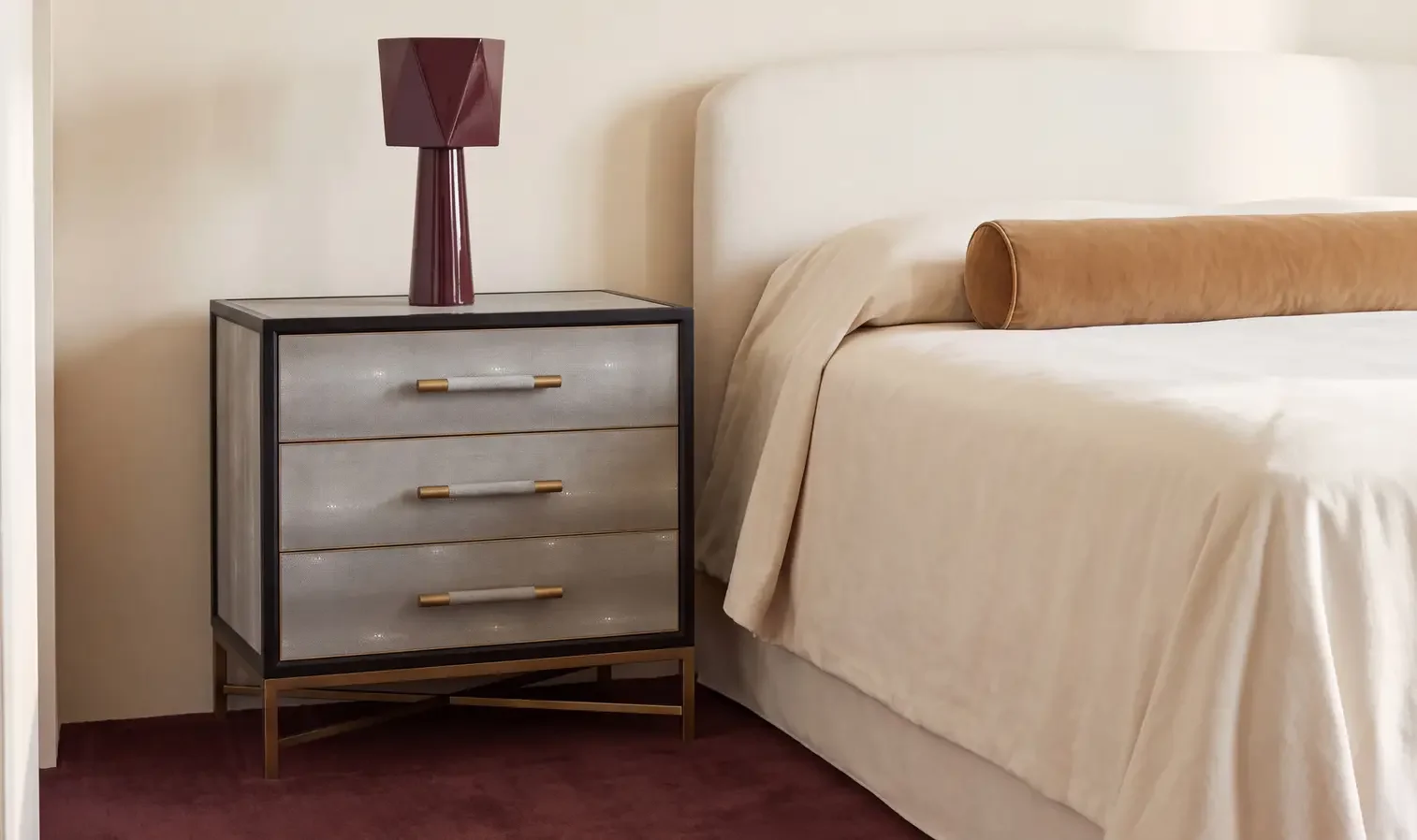 Moe's Home Tolu Table Lamp Burgundy