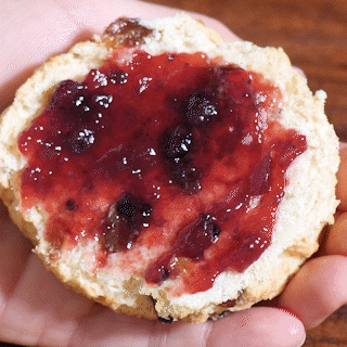 WILLIAM TALKS SCONES ON FRIDAY. MEGHAN POSTS SCONES ON SATURDAY. THIS IS NOT THE FIRST TIME