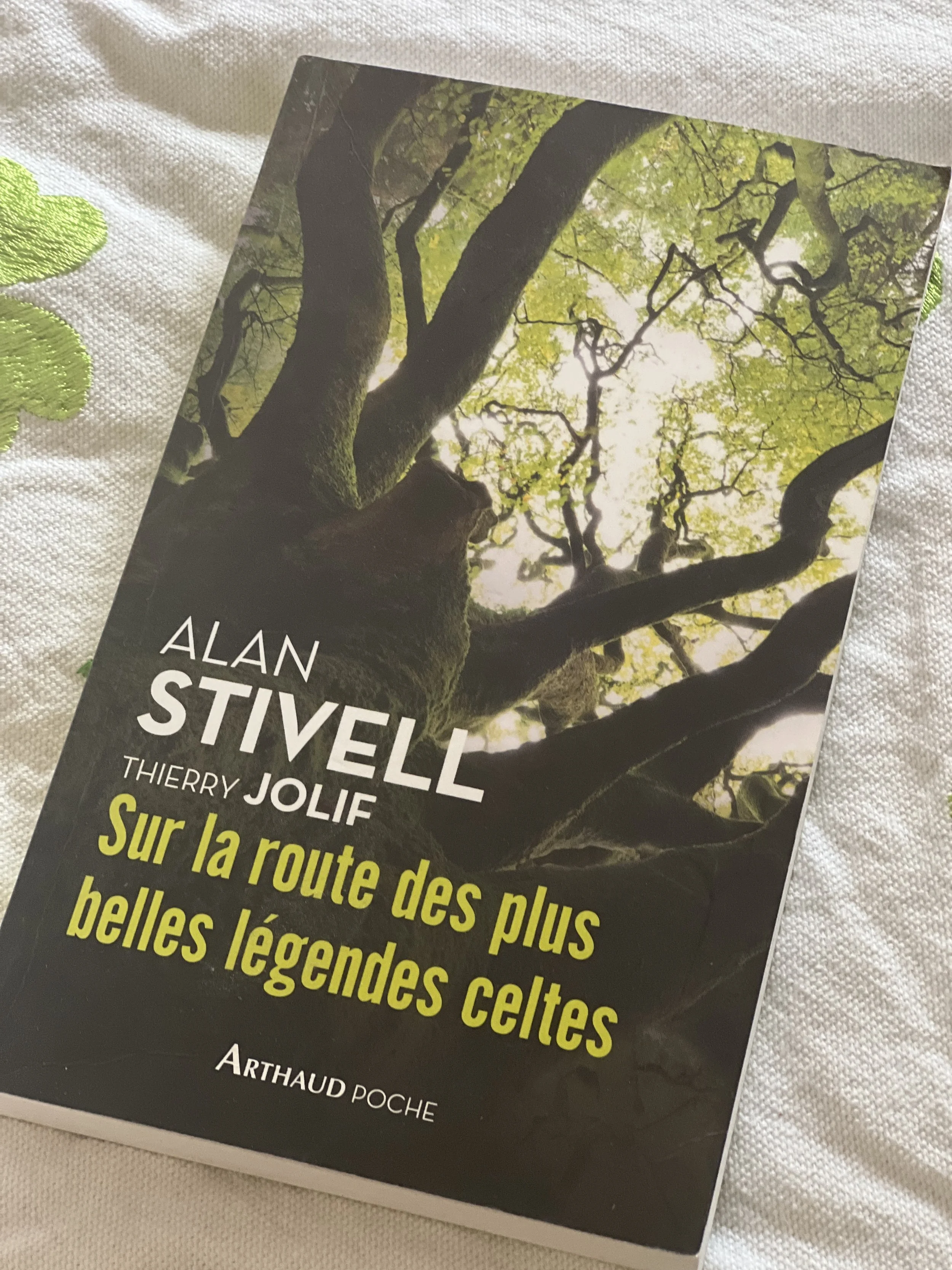 &nbsp;Sur la route des plus belles légendes celtes est un livre d'Alan Stivell&nbsp;