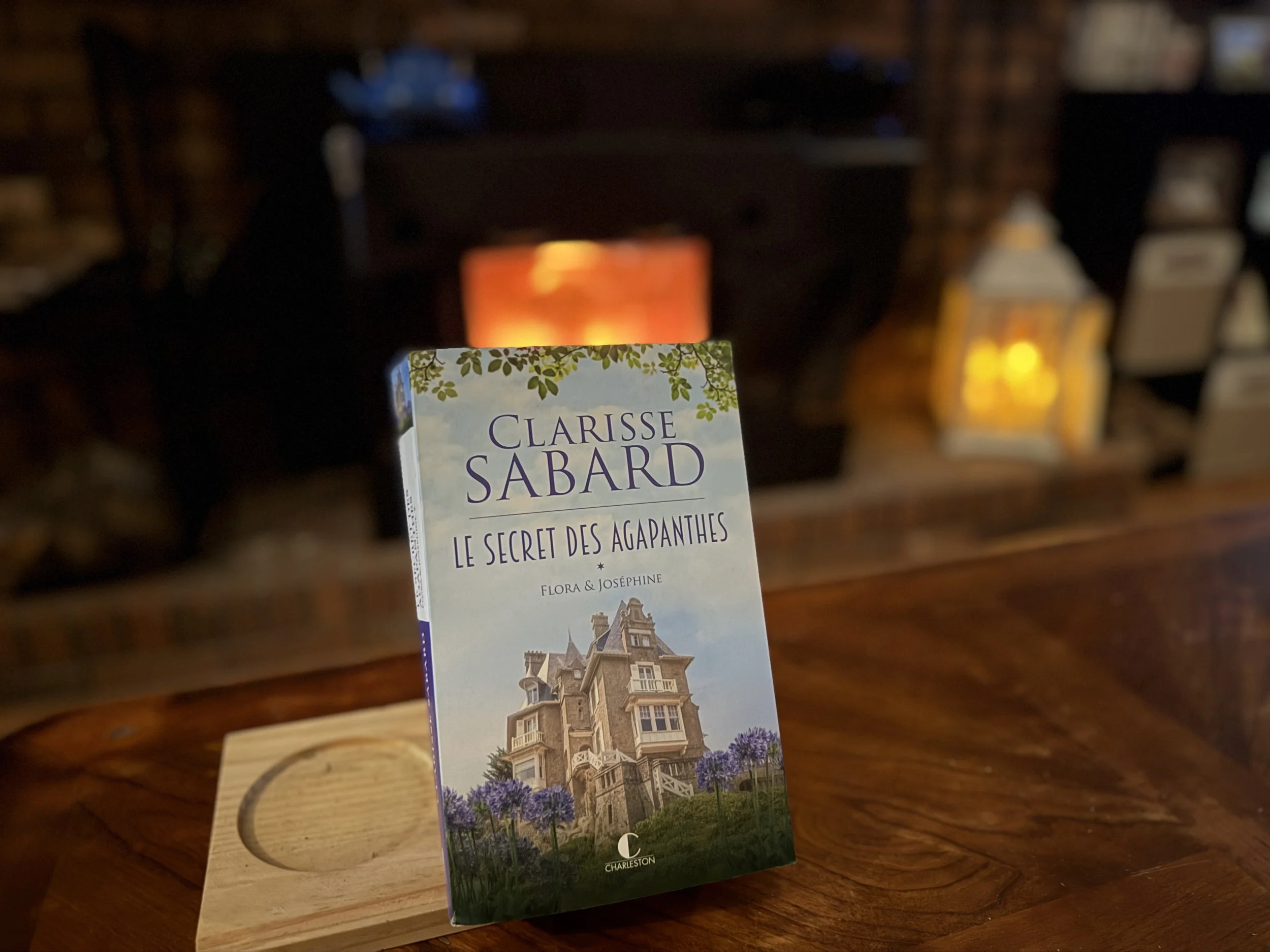 Le Secret des Agapanthes, Clarisse Sabard&nbsp;(Flora &amp; Joséphine)