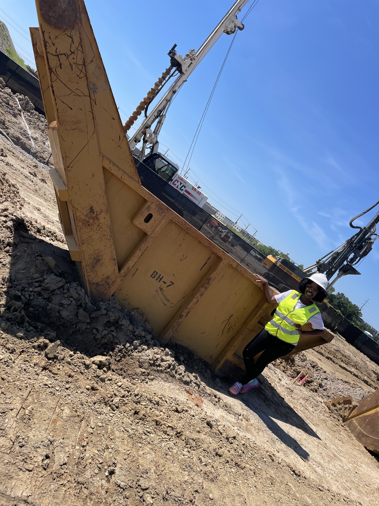 C&B procurement and equipment coordination on site