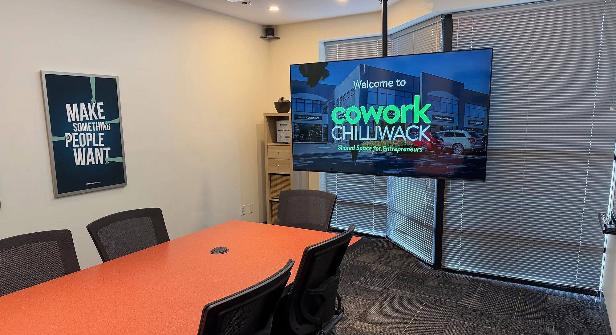 85" monitor can be accessed wirelessly from Mac or PC