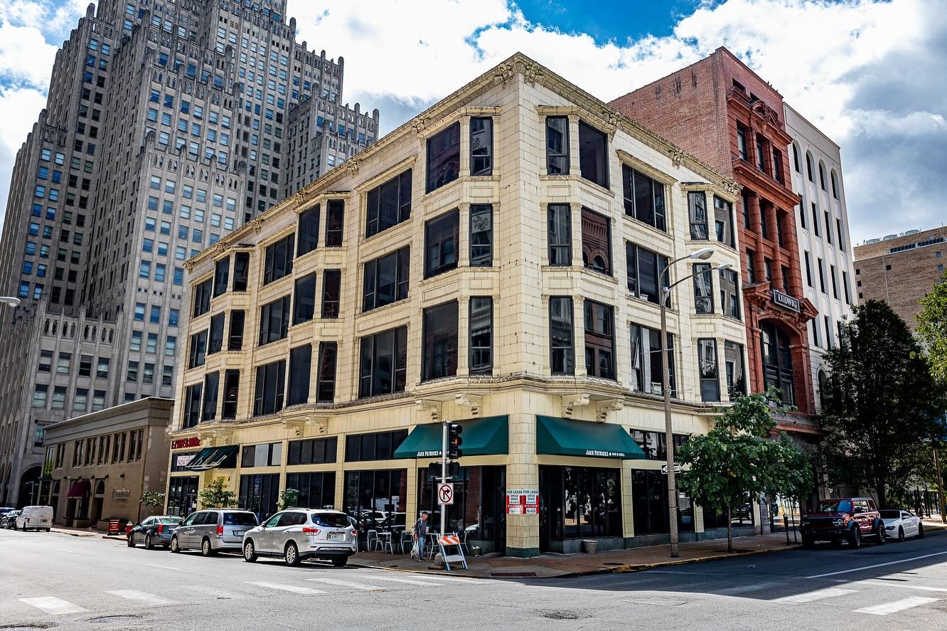 The Pennsylvania Building 
1908
Architect: Harry Roach
217 North 10th Street
St. Louis, Missouri
https://www.picturethis-stl.com/landmarks/pennsylvaniabuilding