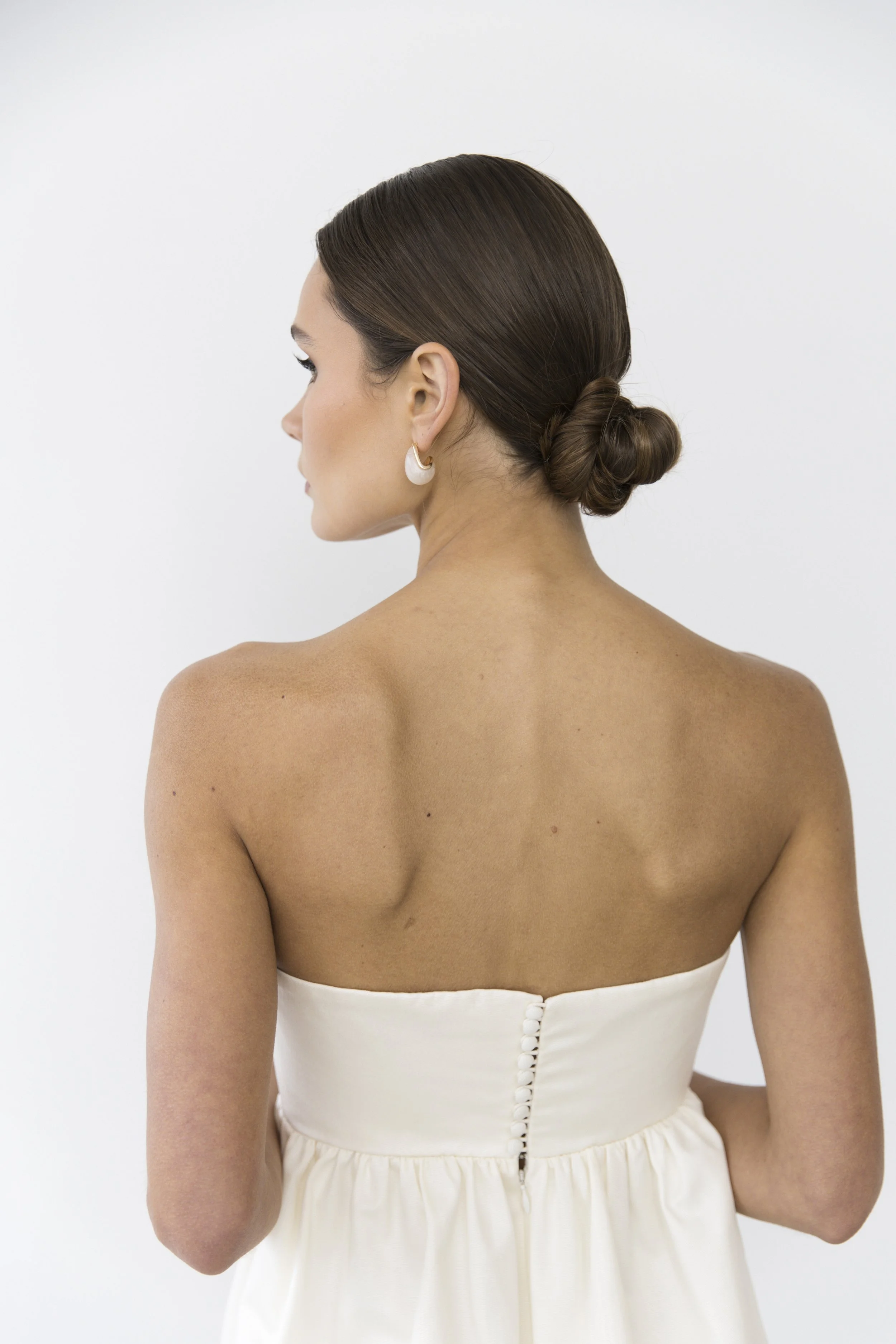 olive-clover-london-the-briderie-kent-strapless-wedding-dress-4.JPEG