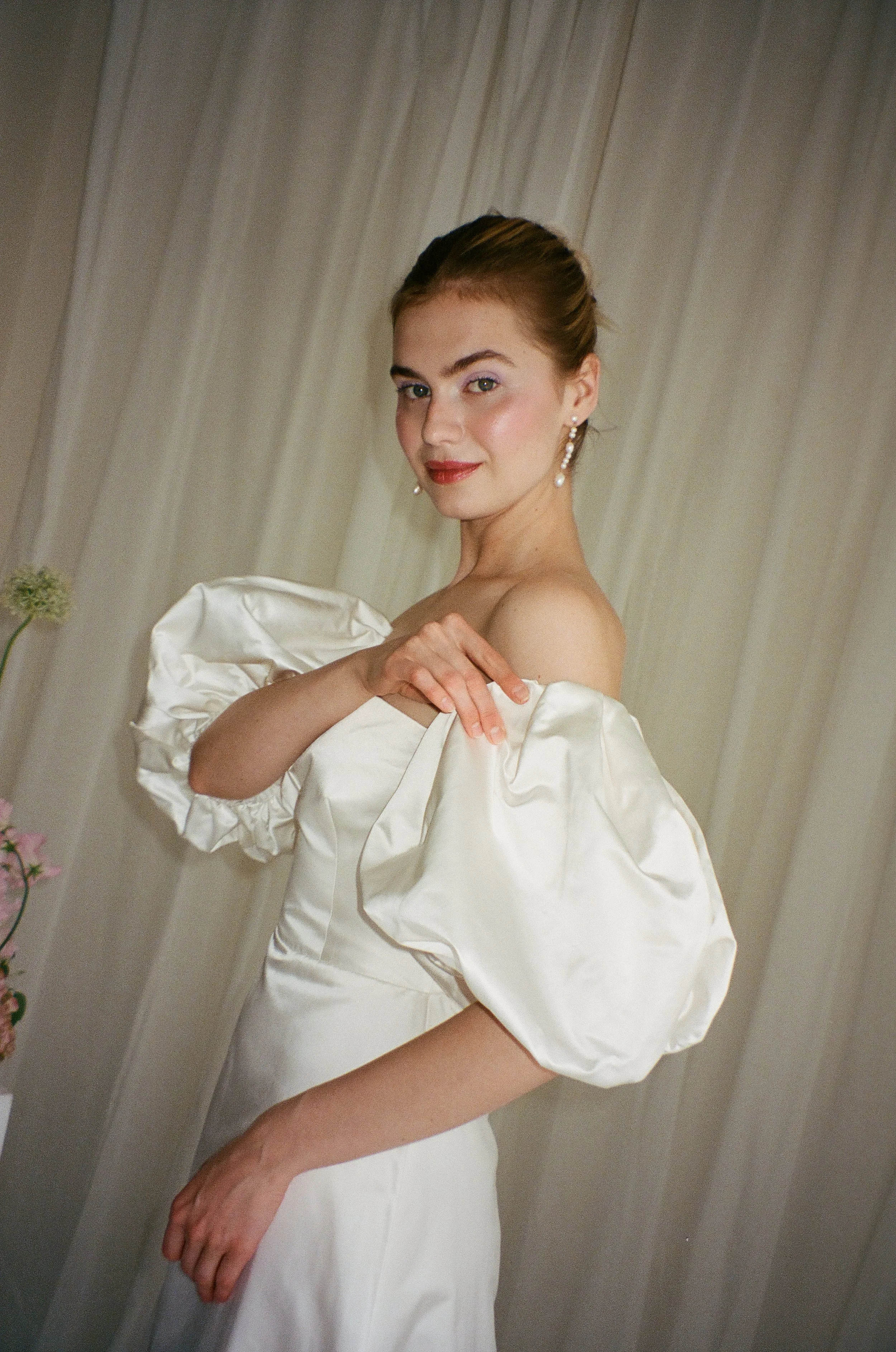 CLOVER-WEDDING-DRESS-PUFF-SLEEVE-BARDOT-THE-BRIDERIE-KENT-TUNBRIDGE-WELLS-6.jpg