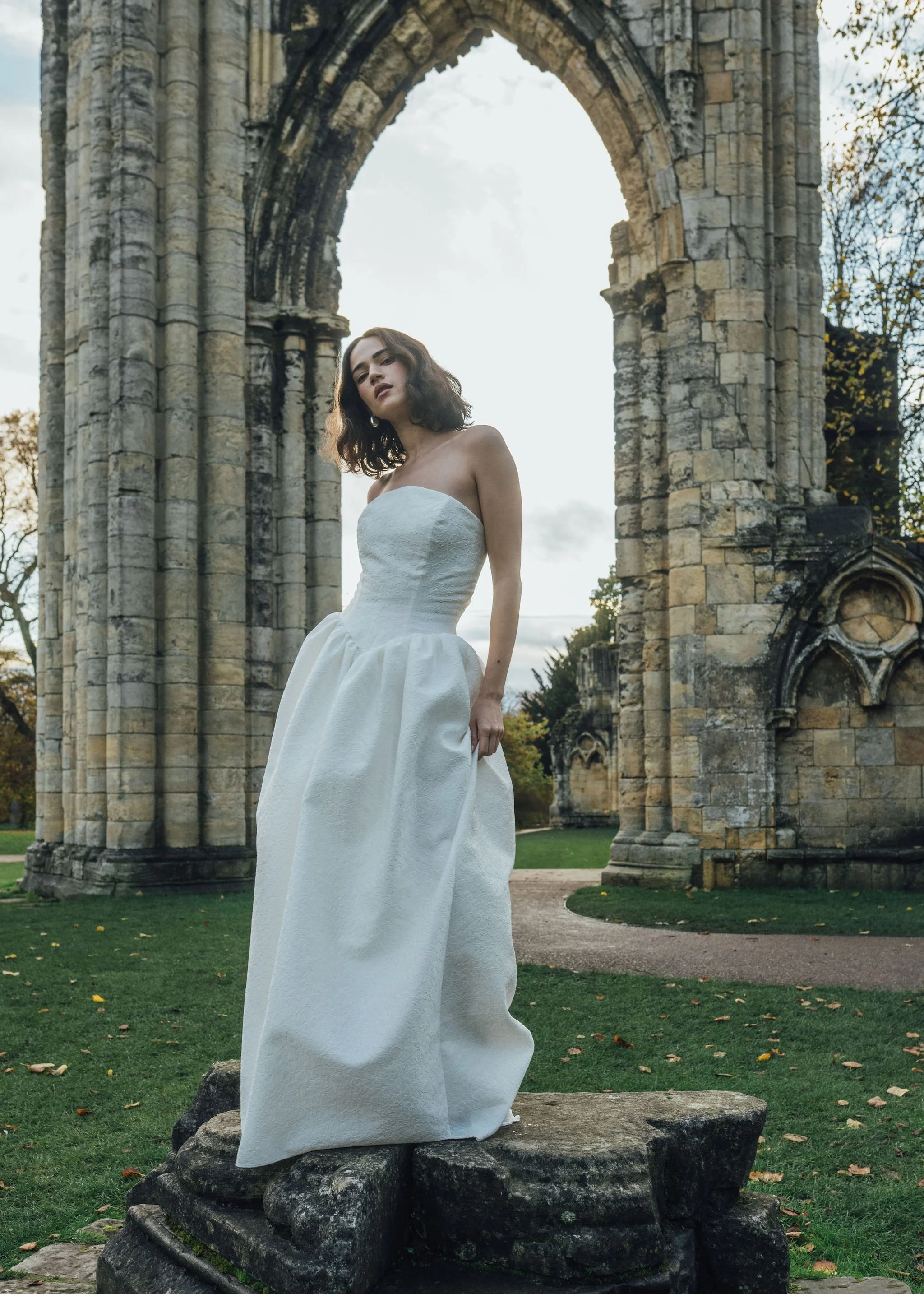 Rolling-in-roses-Titania- Dress-The-Briderie-Tunbridge-Wells-Basque-waist_4.jpg
