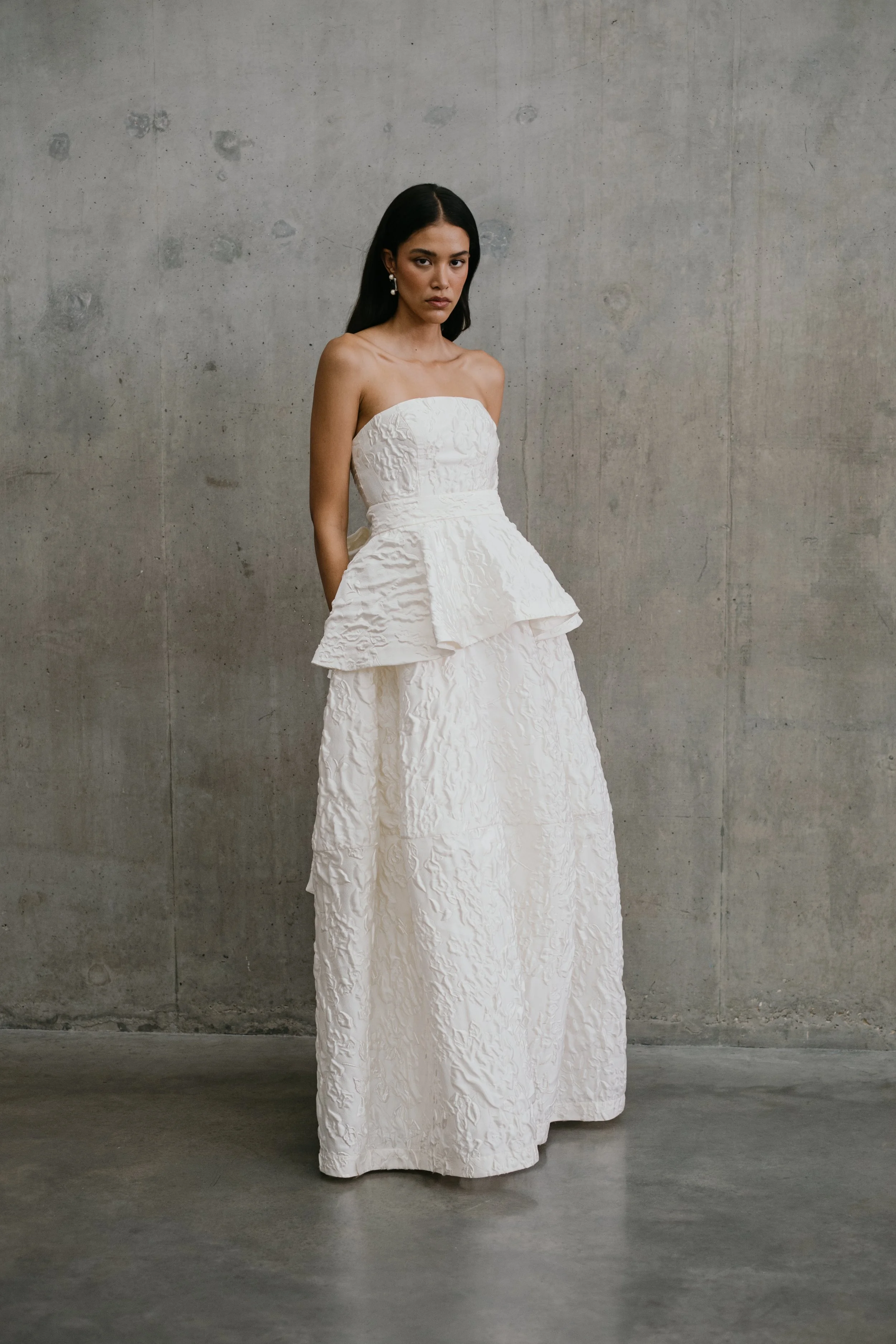 UNBRIDLED-STUDIO-AUBREY-GOWN-THE-BRIDERIE-STRAPLESS-TEXTURED-WEDDING-DRESS-TUNBRIDGE-WELLS-6.jpg