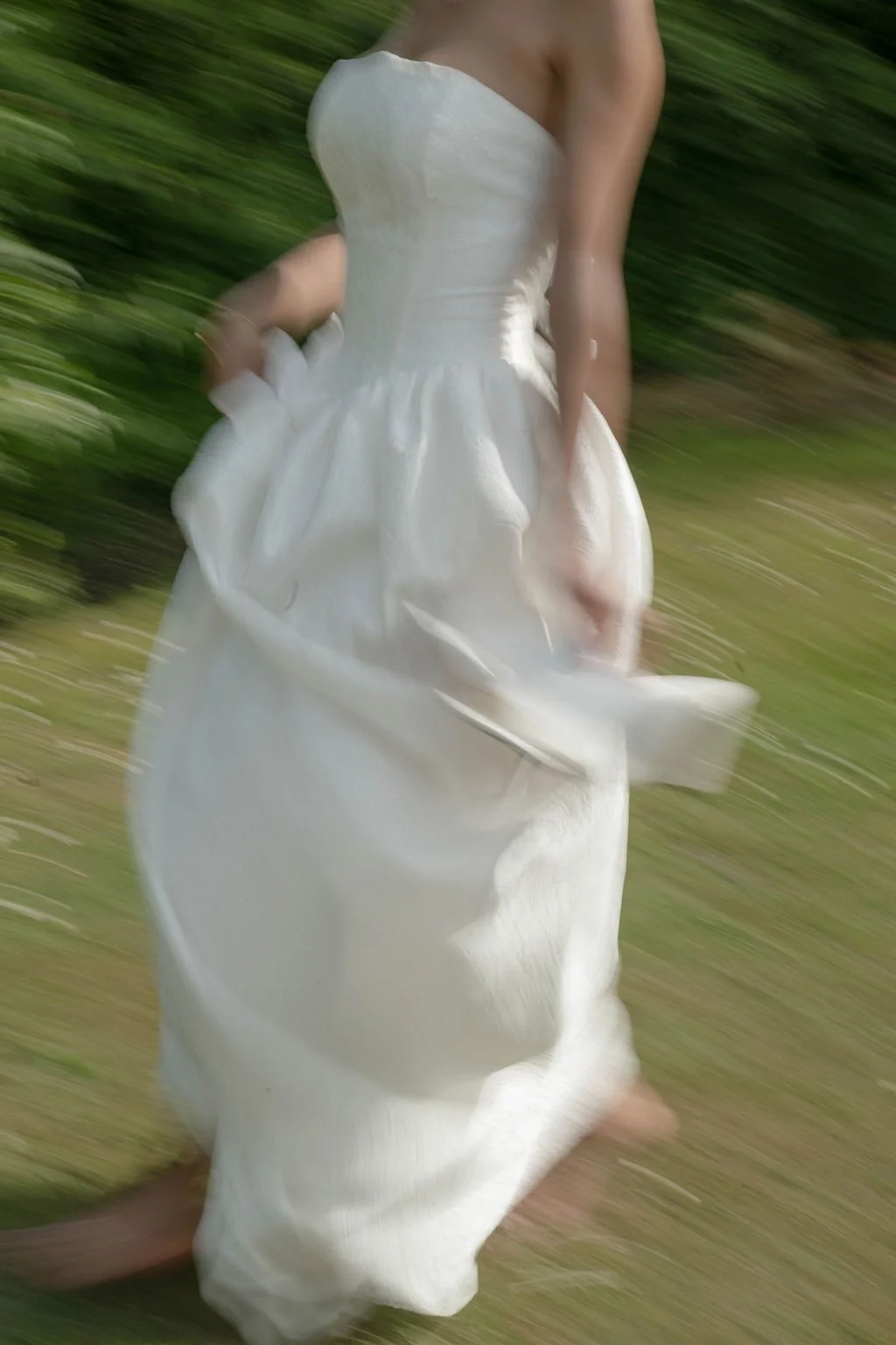 Rolling-in-roses-Titania- Dress-The-Briderie-Tunbridge-Wells-Basque-waist_12.jpg