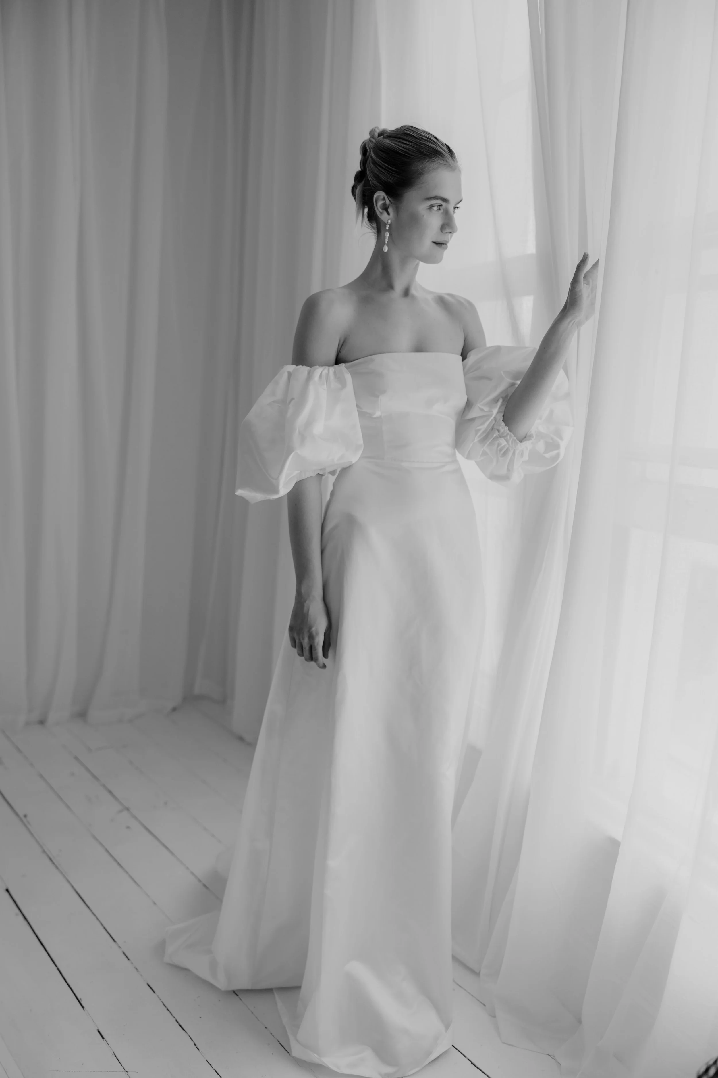 CLOVER-WEDDING-DRESS-PUFF-SLEEVE-BARDOT-THE-BRIDERIE-KENT-TUNBRIDGE-WELLS-5.jpg