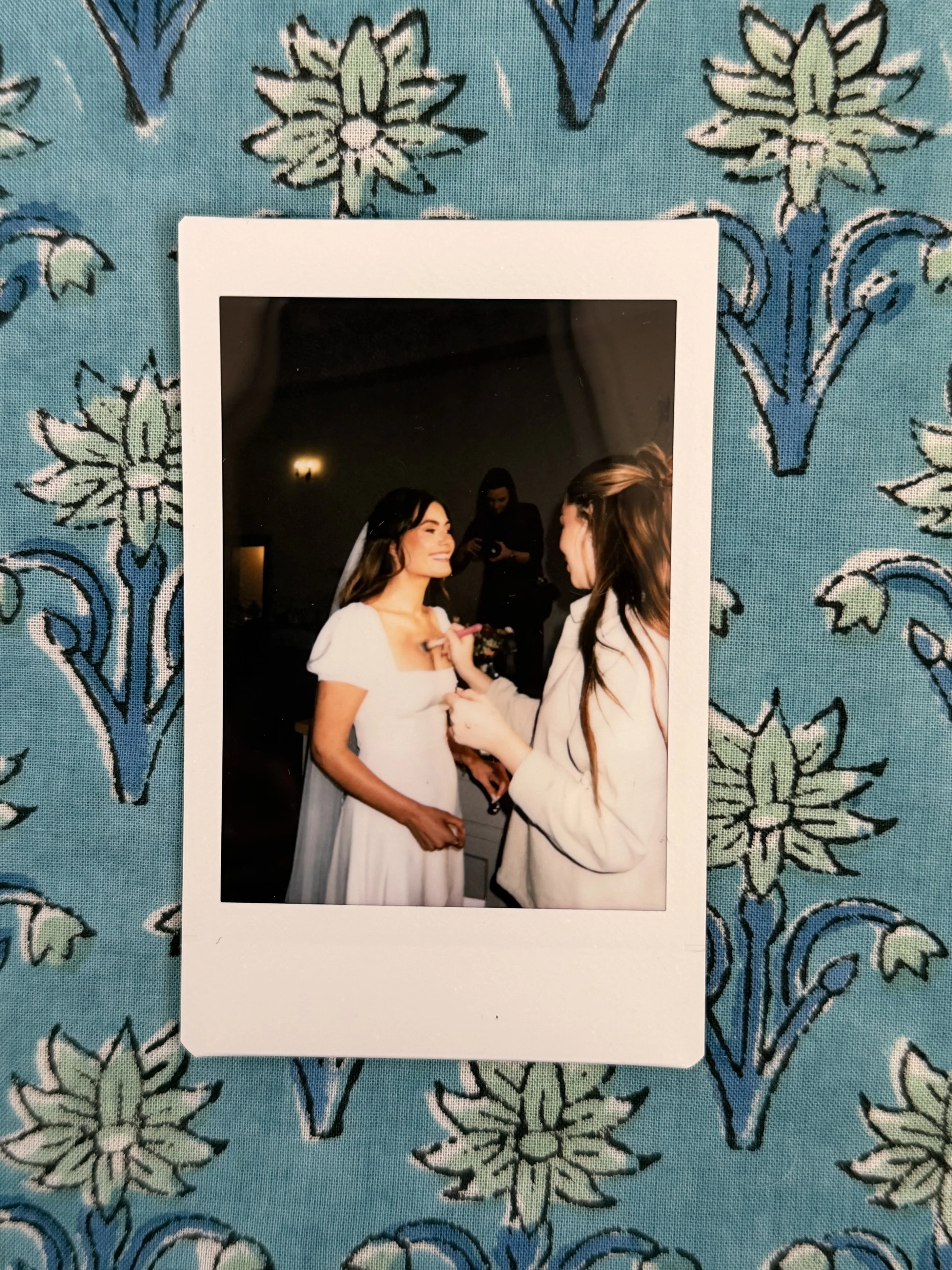 WILLOW_CLOVER_BRIDERIE_WEDDING_DRESS_SQUARE_NECK_1.jpeg