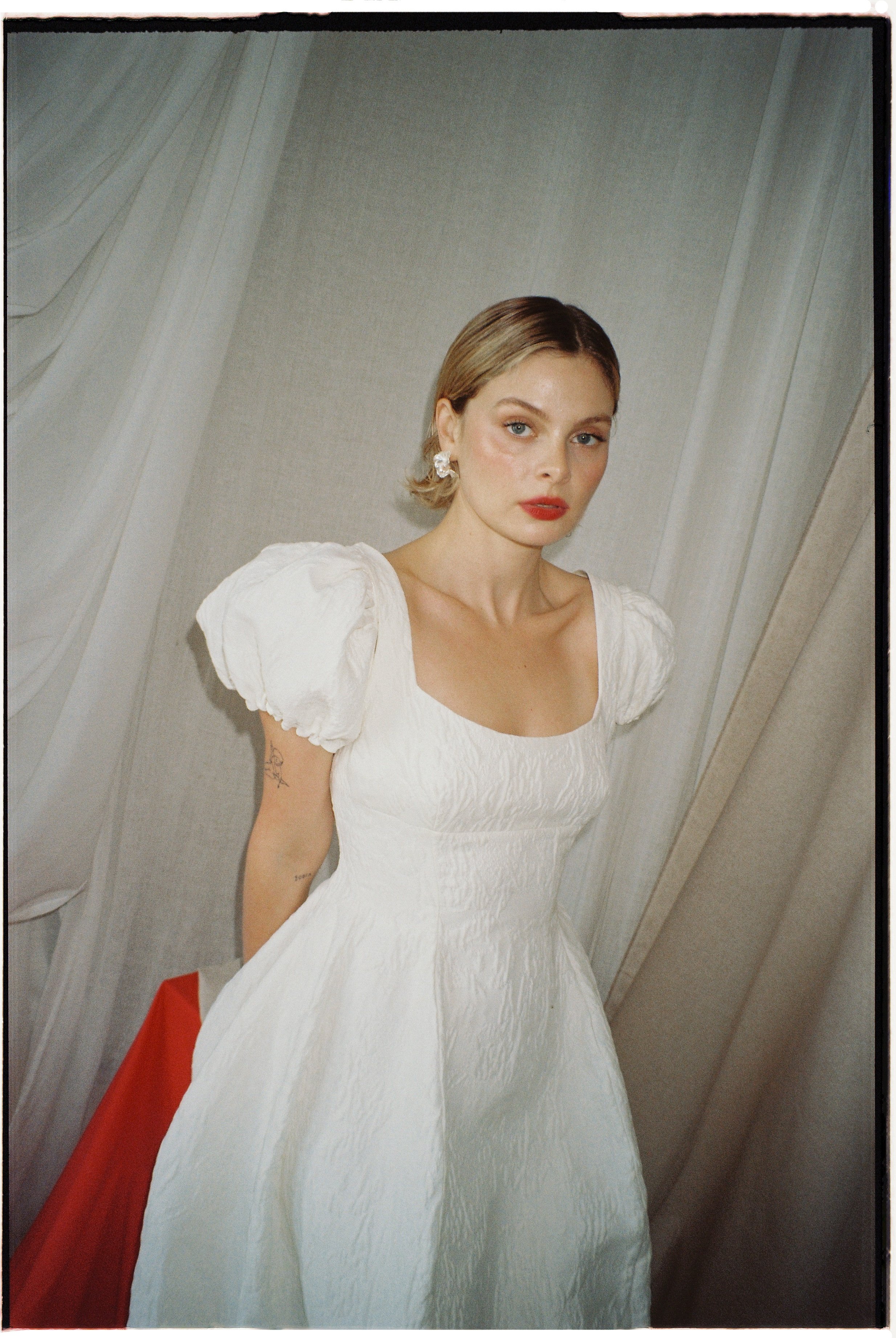 Unbridled_Studio_Thora_jacquard_Wedding_Dress_The_Briderie.jpg