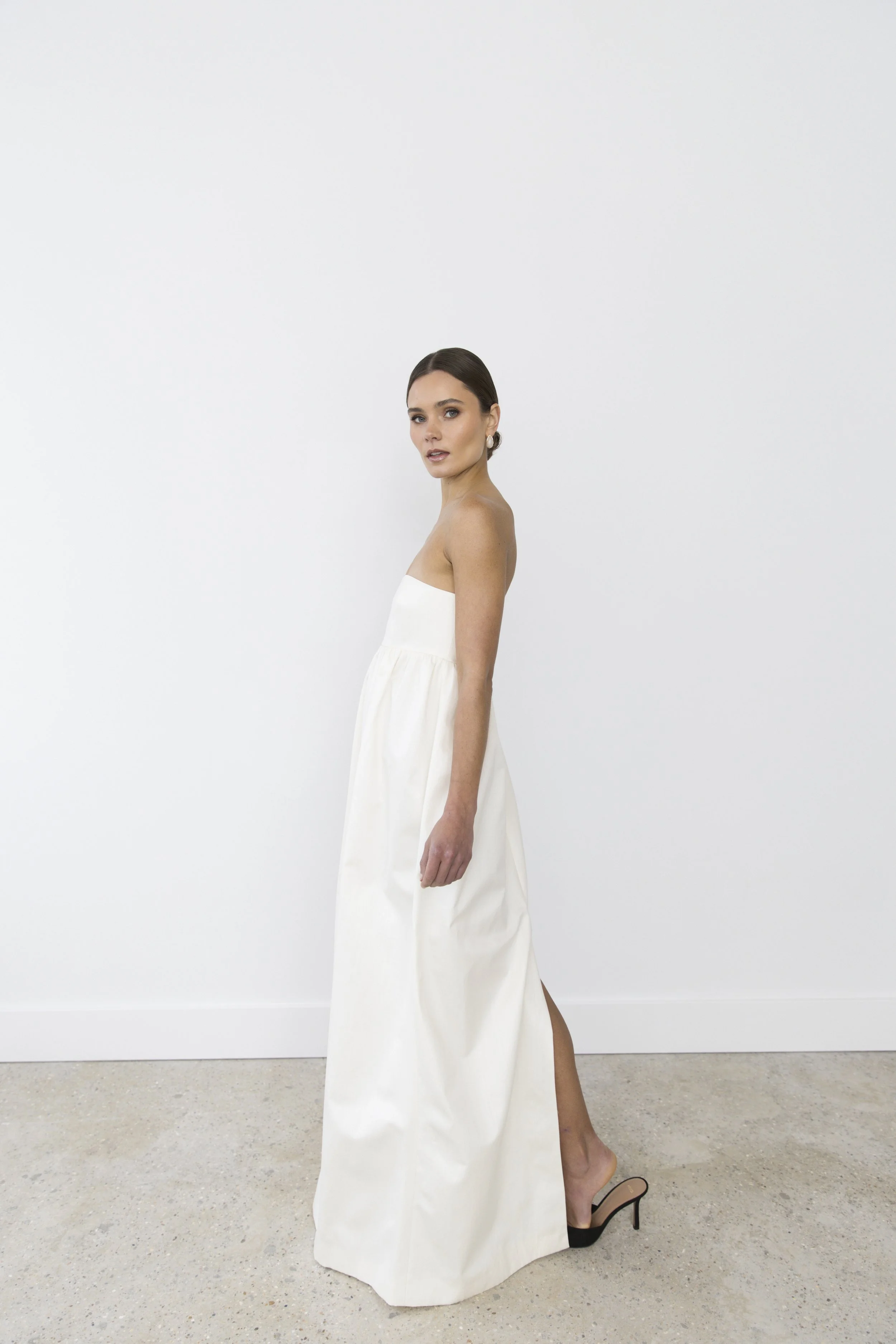 olive-clover-london-the-briderie-kent-strapless-wedding-dress-3.JPEG