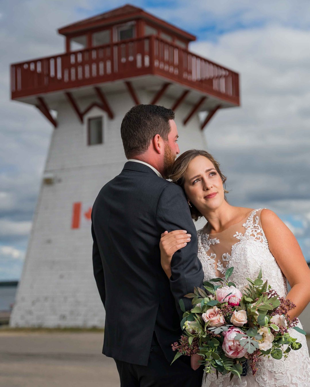 The town of Hecla has so many photo opportunities! Be sure to run into town for a quick session if you&rsquo;re getting married on Hecla Island. 

#winnipegweddingphotographer #couplesportraits #couplesphotos #creativeweddingphotographer #candidweddi