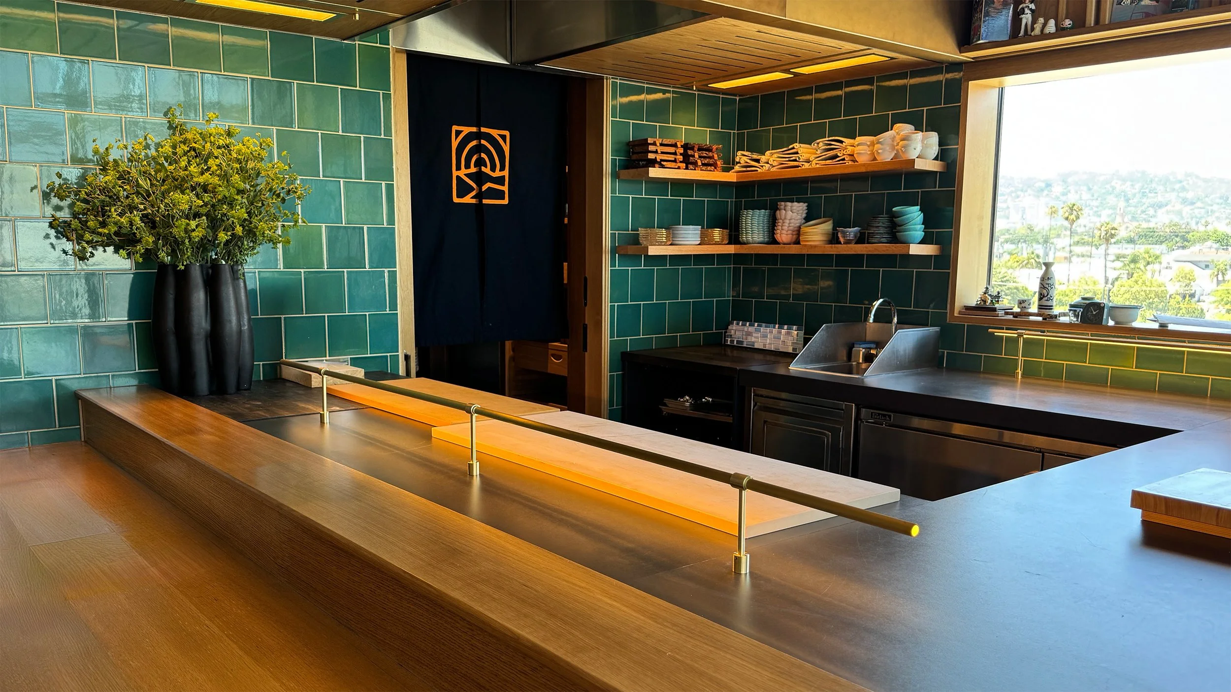 Linear_Sushi_Lights_01_9x16.jpg
