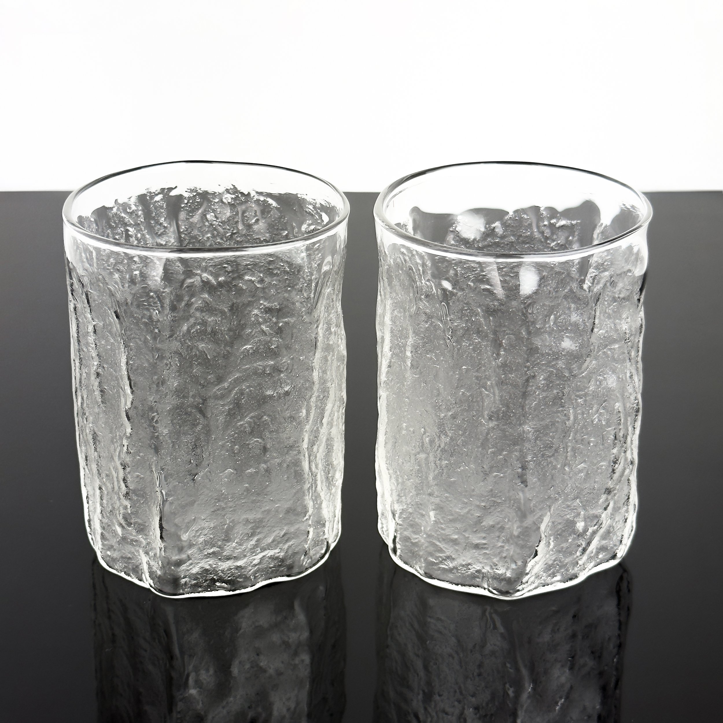 Linen_Glass_021_1x1_Neptune_Glassworks.jpg