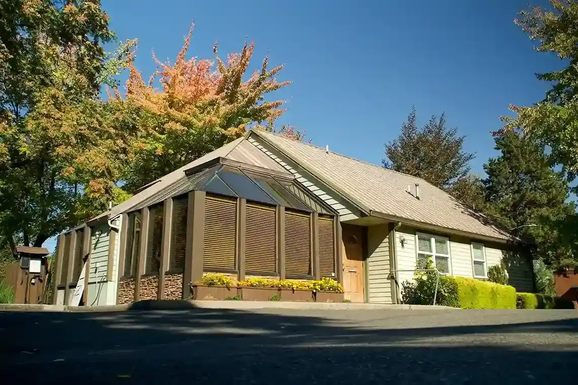 Exterior photo of the Nob Hill Dental office building