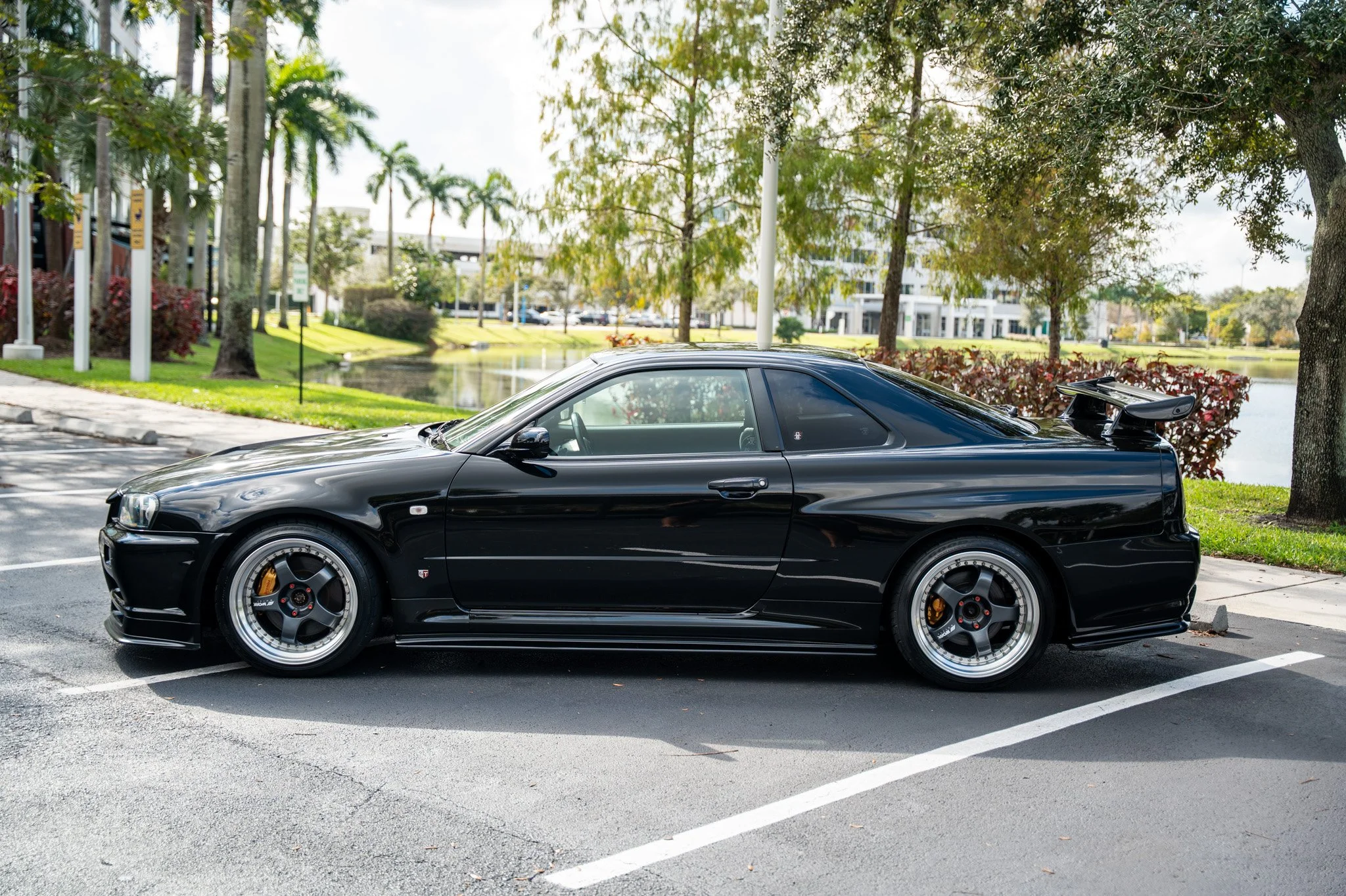 BLACKR34GTR-69.jpg