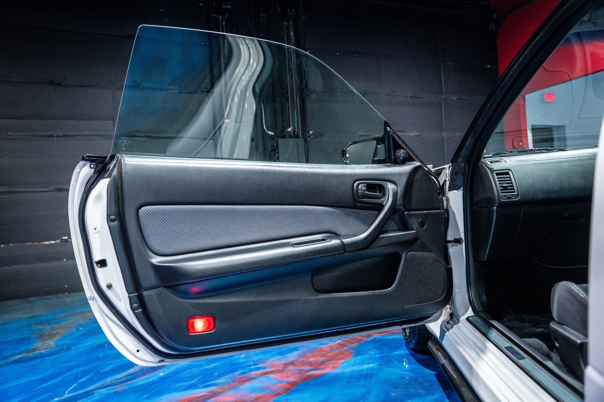 R34GTRHKSCF-62.jpg