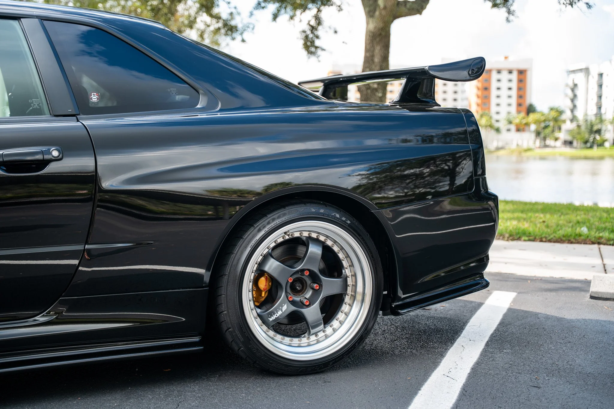 BLACKR34GTR-66.jpg