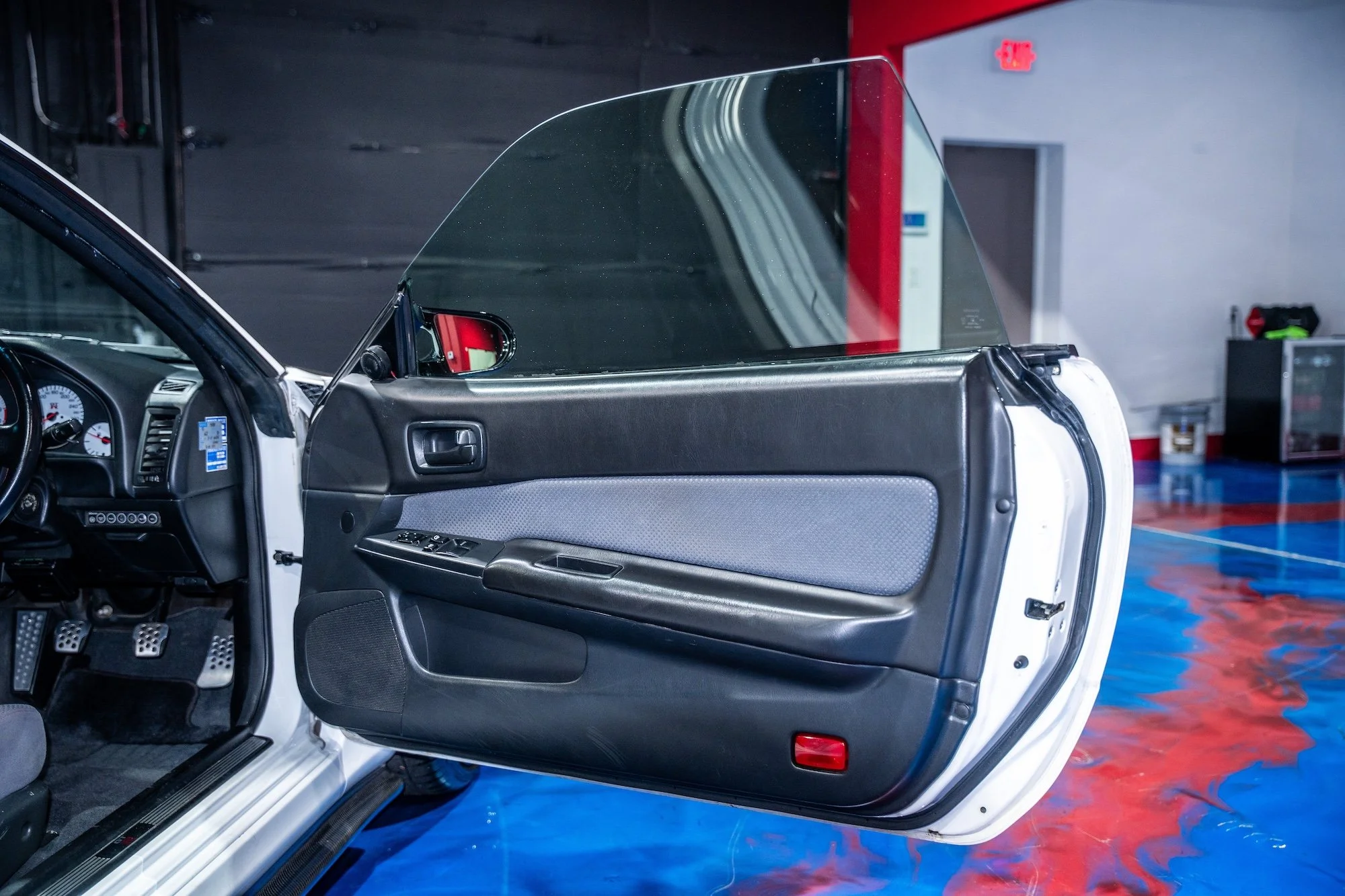 R34GTRHKSCF-46.jpg
