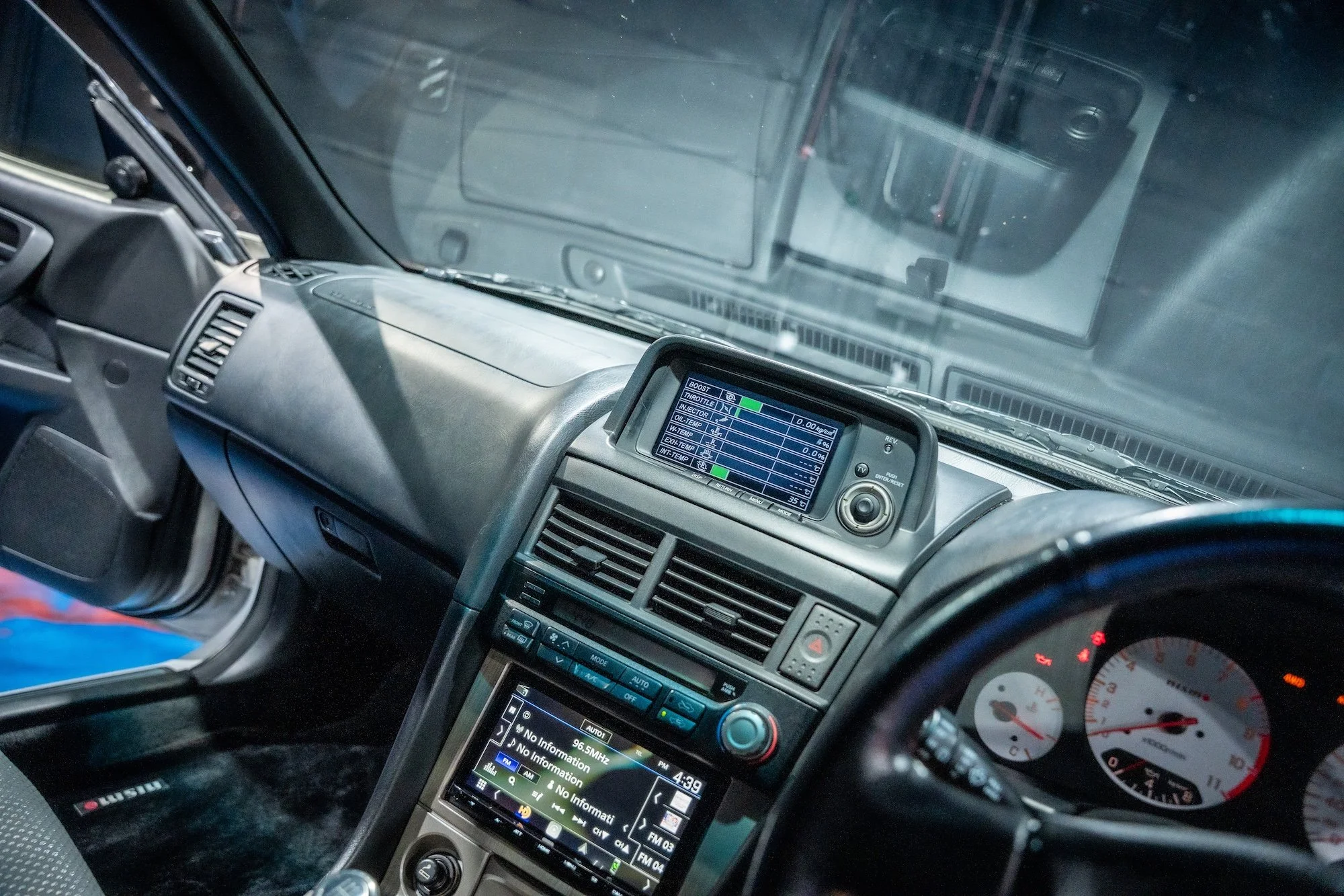 R34GTRHKSCF-58.jpg
