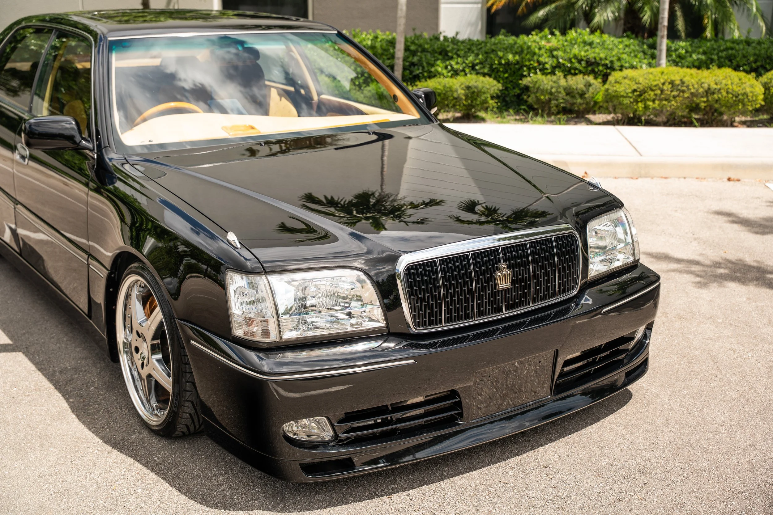 MajestaCrown-05.jpg