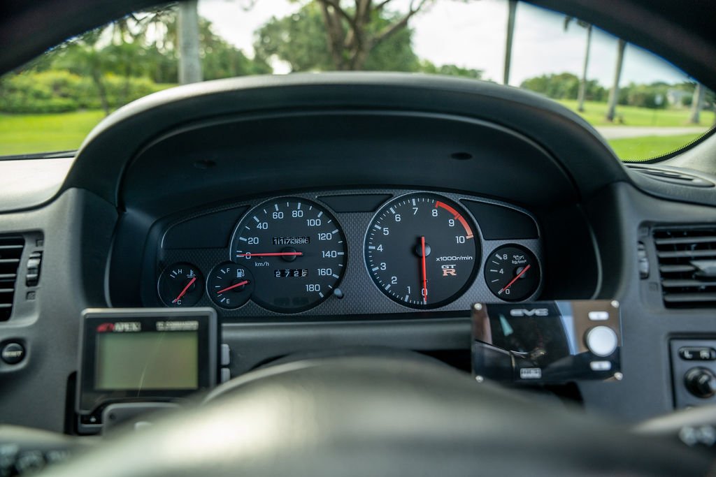1998_nissan_r33_gtr_37.jpg
