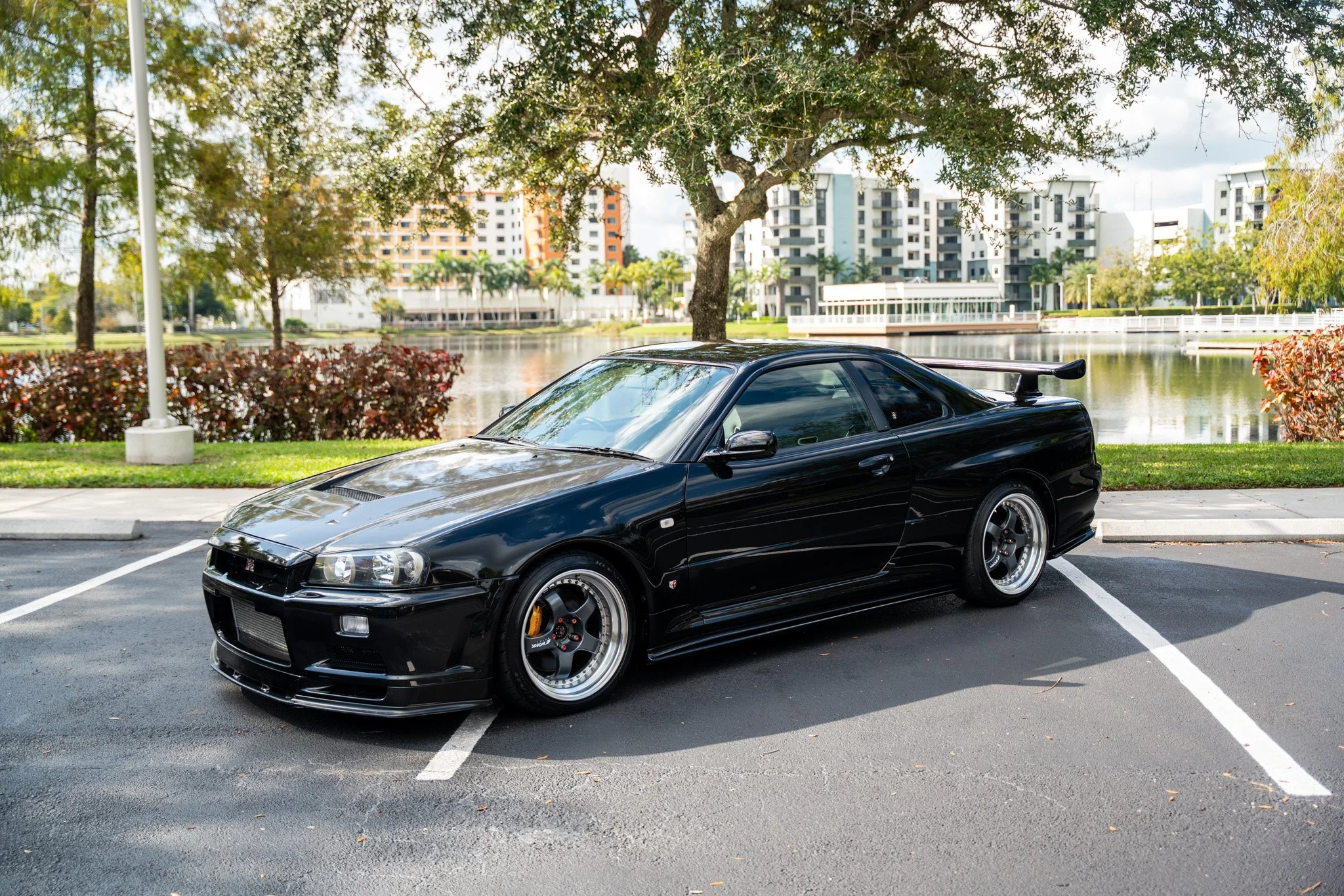 BLACKR34GTR-70.jpg