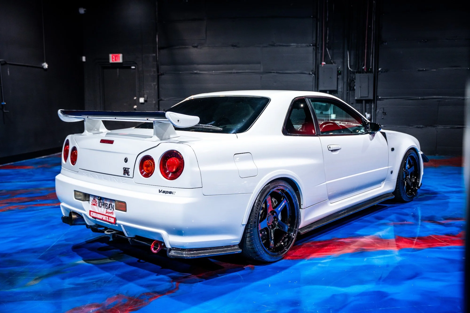 R34GTRHKSCF-28.jpg