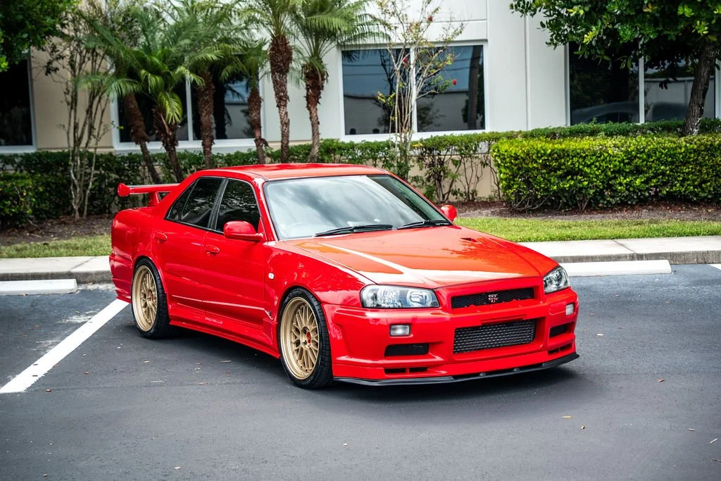 AR24DoorR34GTT-01.jpg