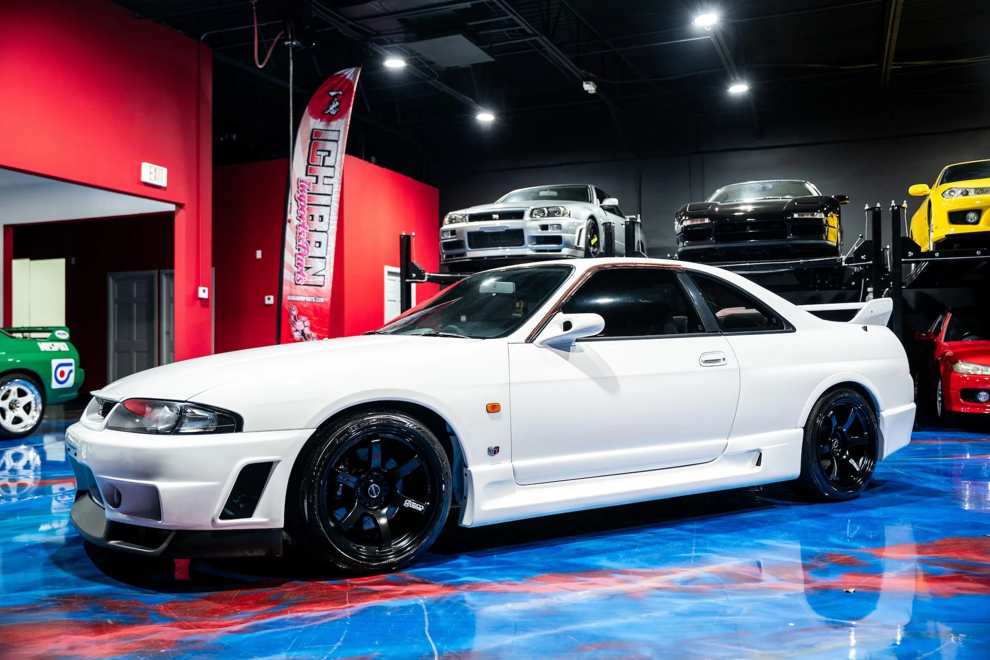 AutoGalleryR33-02.jpg