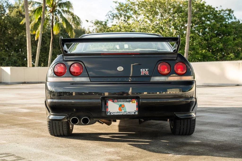 BLACKR33GTR-12.jpg