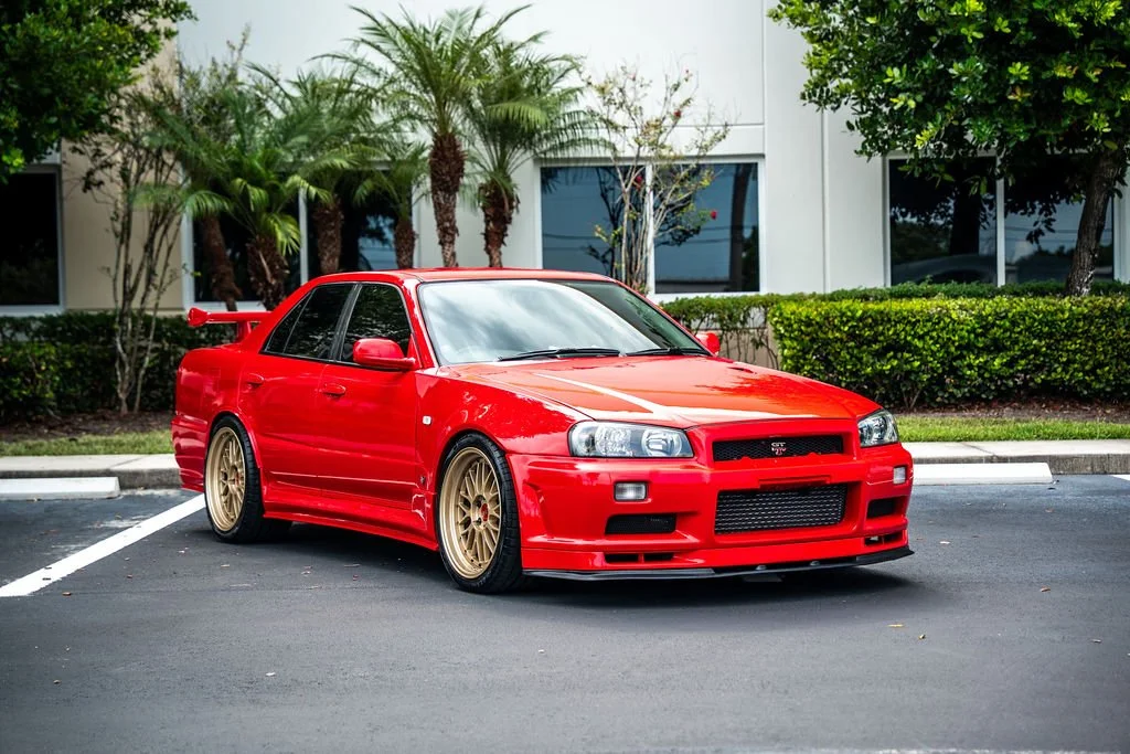 AR24DoorR34GTT-02.jpg