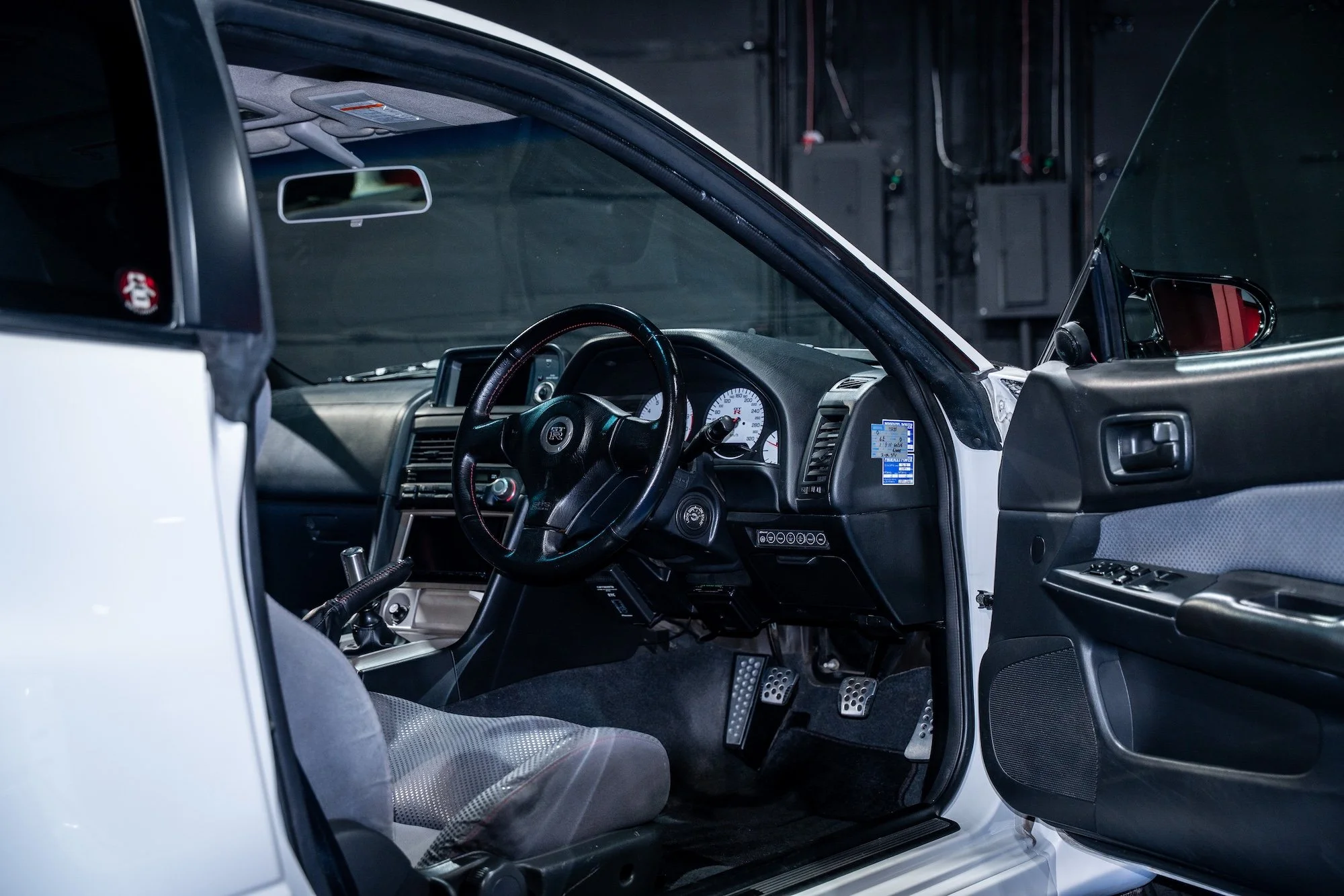 R34GTRHKSCF-47.jpg