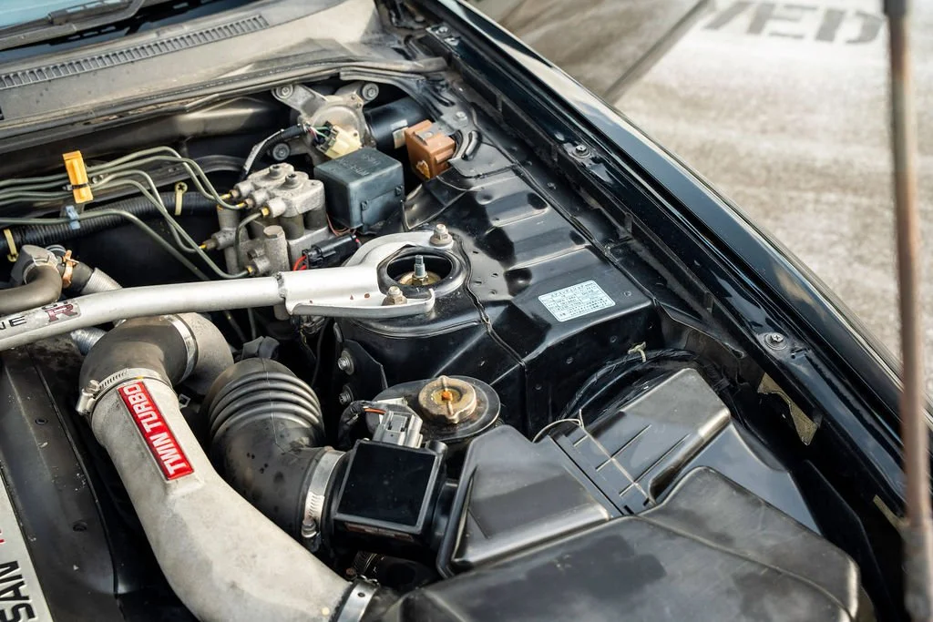 BLACKR33GTR-55.jpg