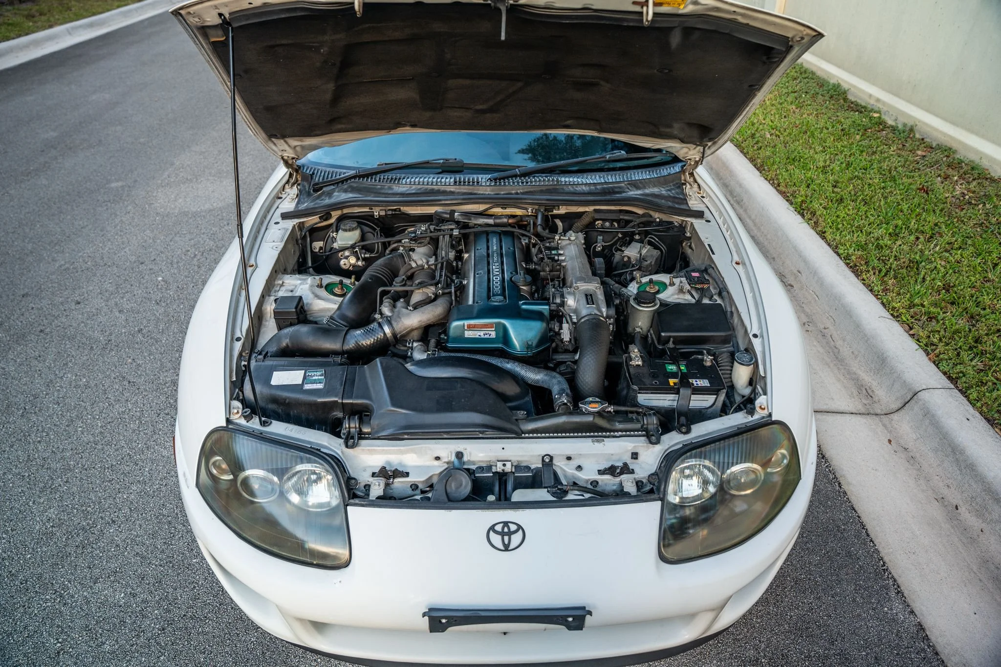 2000_toyota_supra_turbo11.jpeg