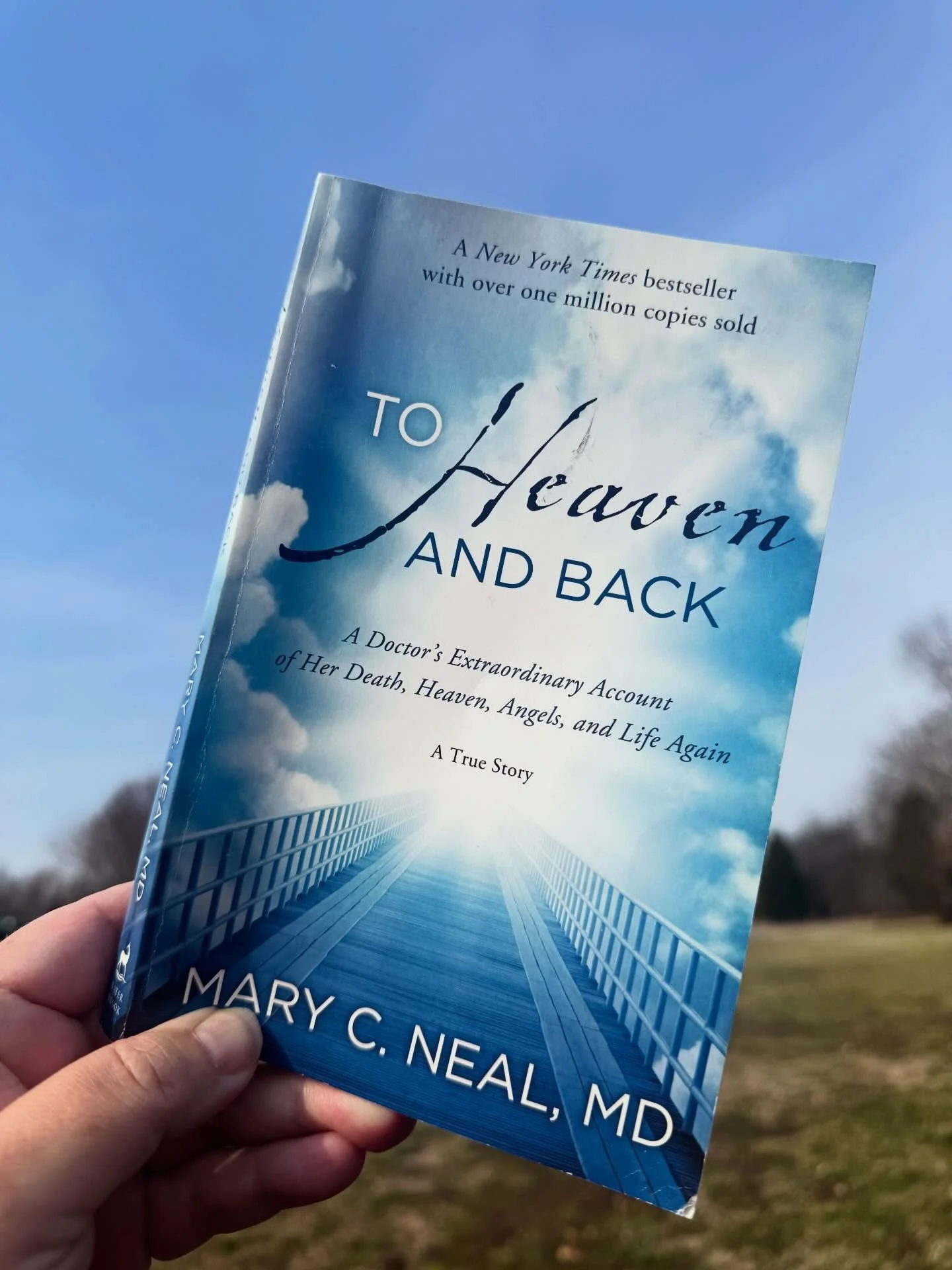 🪽I just finished my current read , To Heaven and Back. A Doctor&rsquo;s Extraordinary Account of Her Death, Heaven, Angels, and Life Again.🪽The authors near death experience is a reminder that there is so much more beyond what we see in this physic