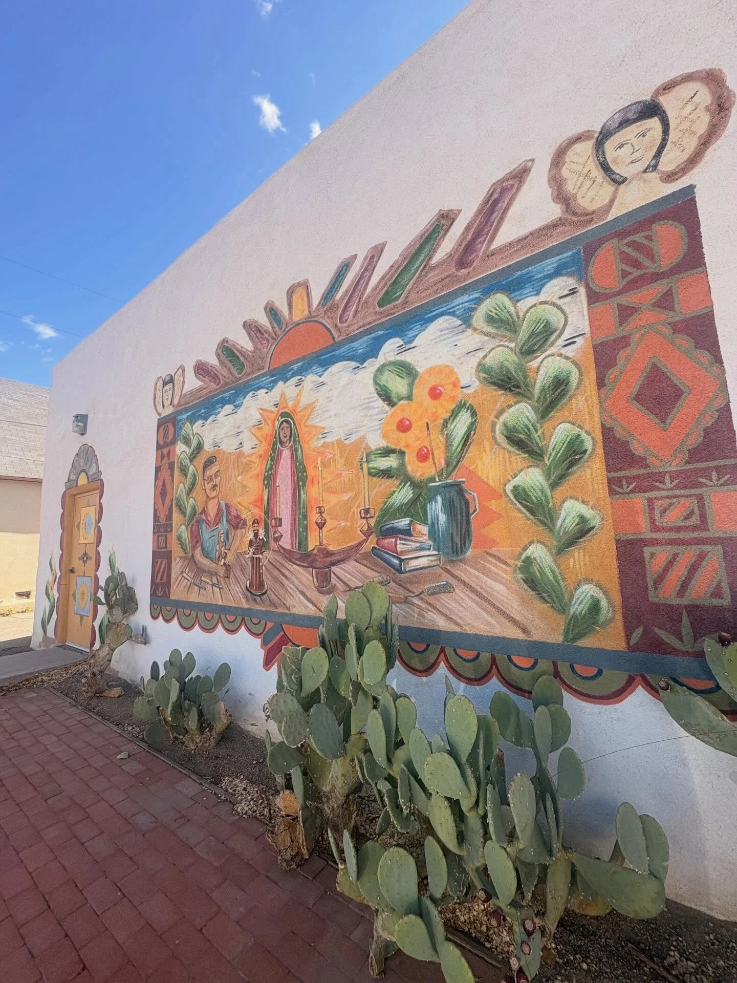 good morning from new mexico! my drive east has not been without tribulations. kitty got sick from too much gabapentin (oops). had some hitch issues and needed to do some rearranging and the van is a mess. also whoops. we took a two day pit stop in a