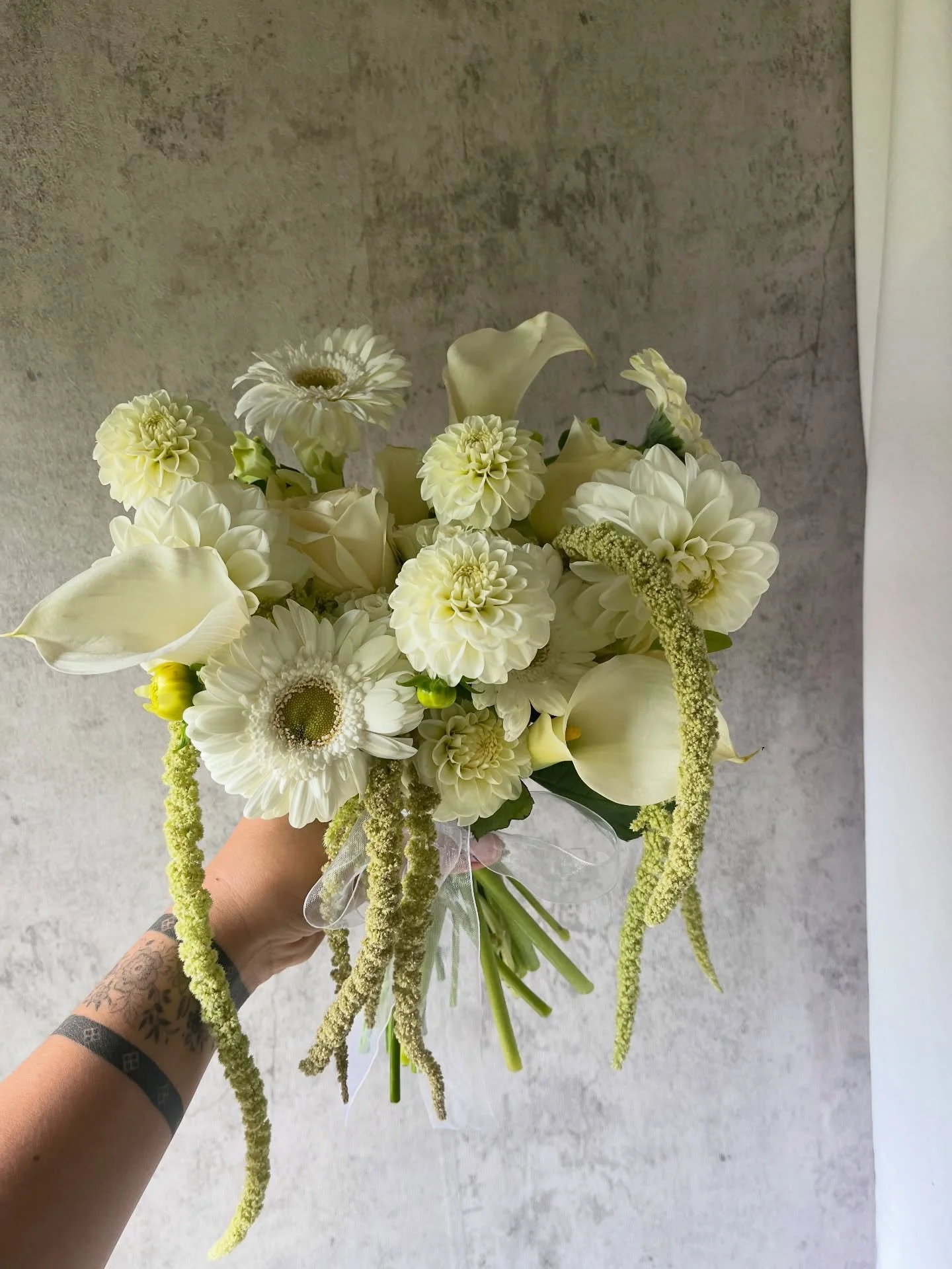 Congratulations S &amp; B, such a pleasure to flower for your beautiful wedding 🤍🤍🤍 

#wellingtonflorist #weddingfloral #nzflorist #nzwedding #wellington