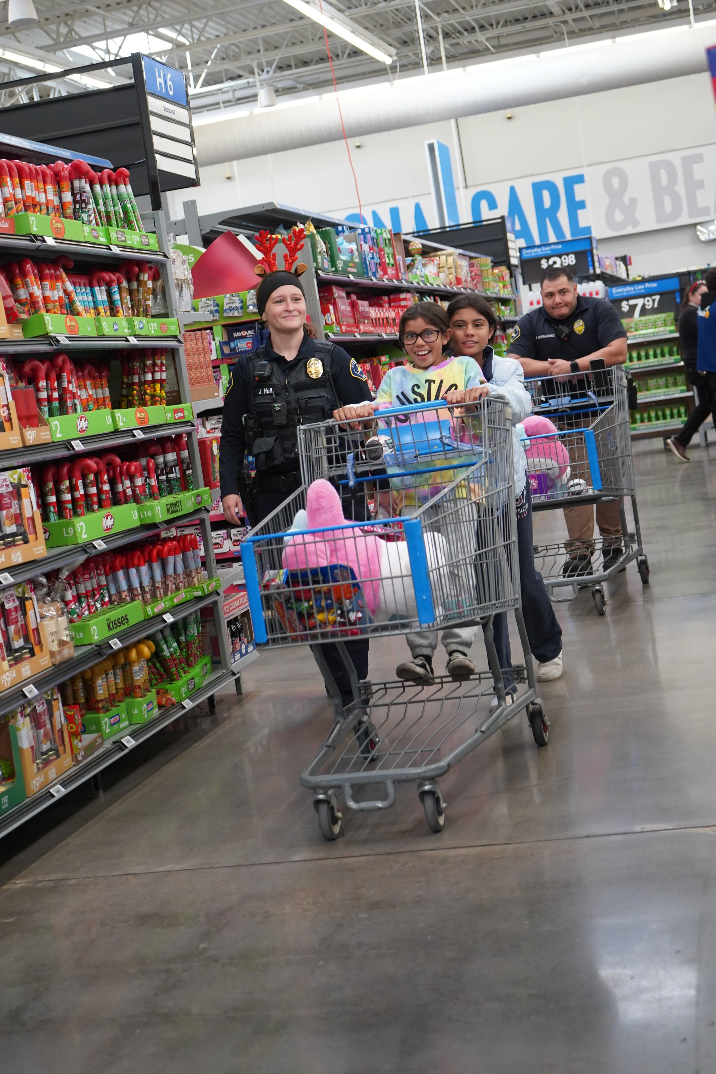 Shop With A Cop 32.JPG