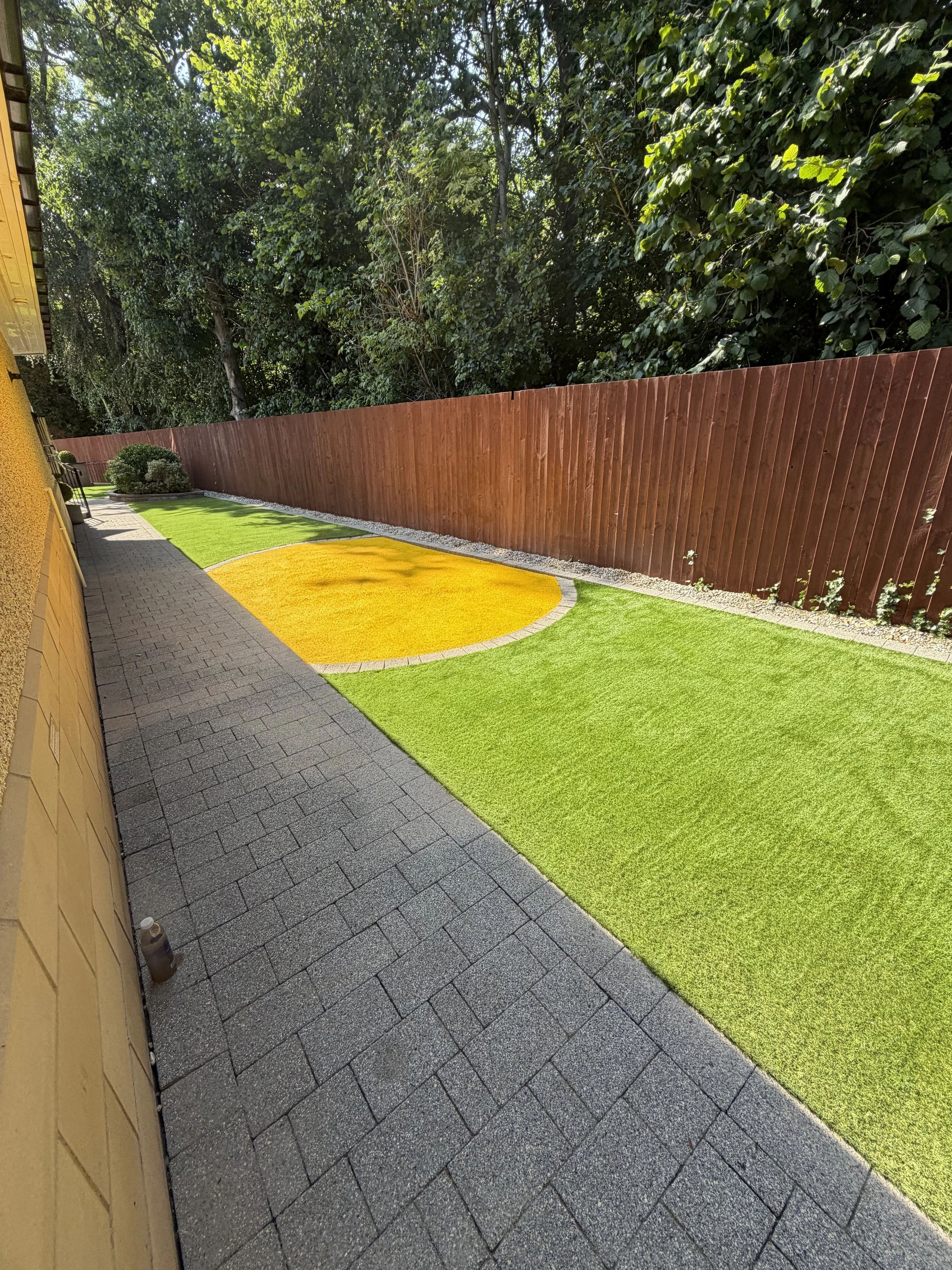 wet pour rubber play surfacing glasgow Edinburgh scotland