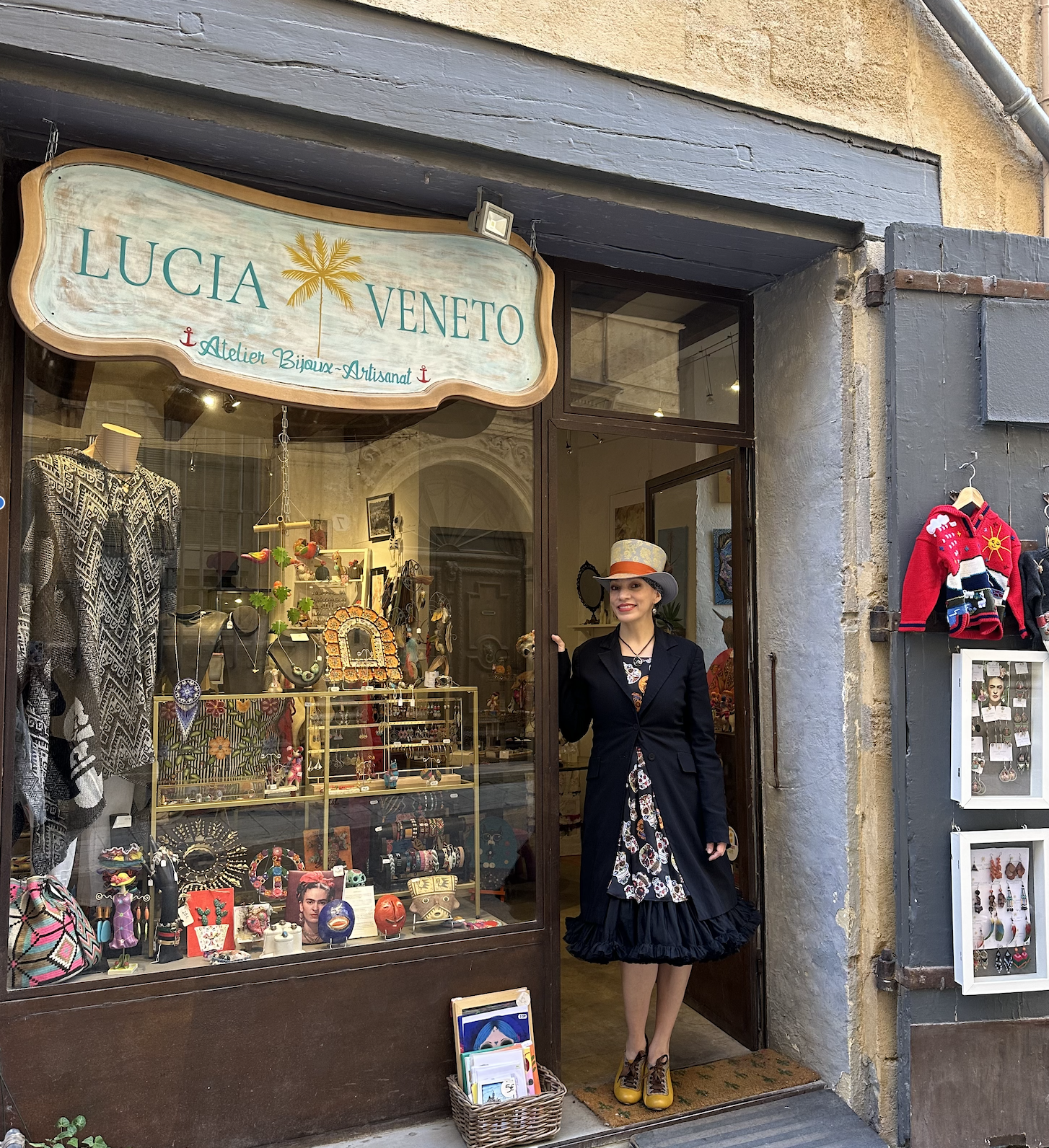 From Mexico to France, meet this artist who champions Latino art in Aix-en-Provence.